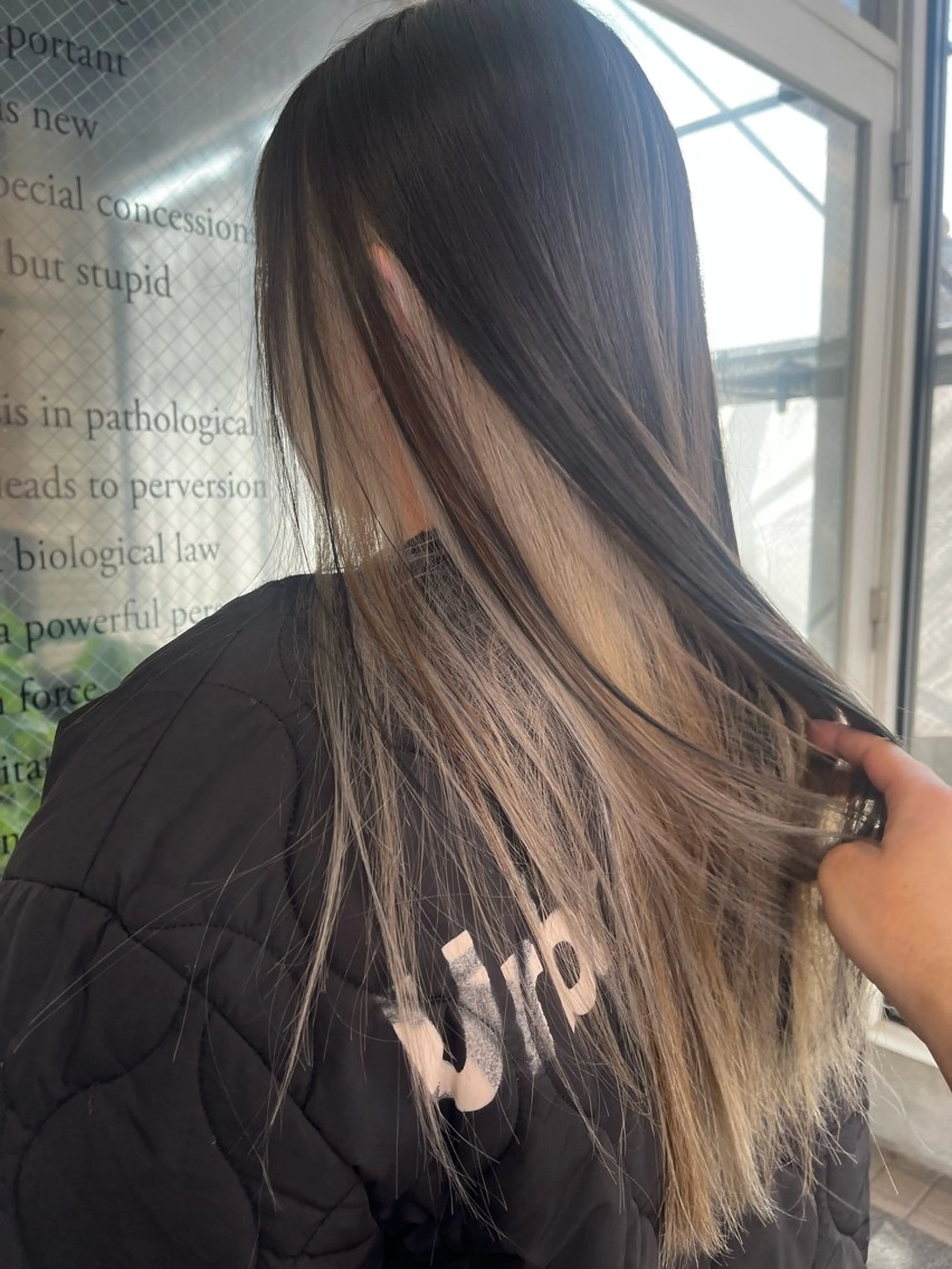 【U24】ブリーチリタッチ➕オンカラー➕うる艶トリートメント💈🪿※ロング料金ありの写真