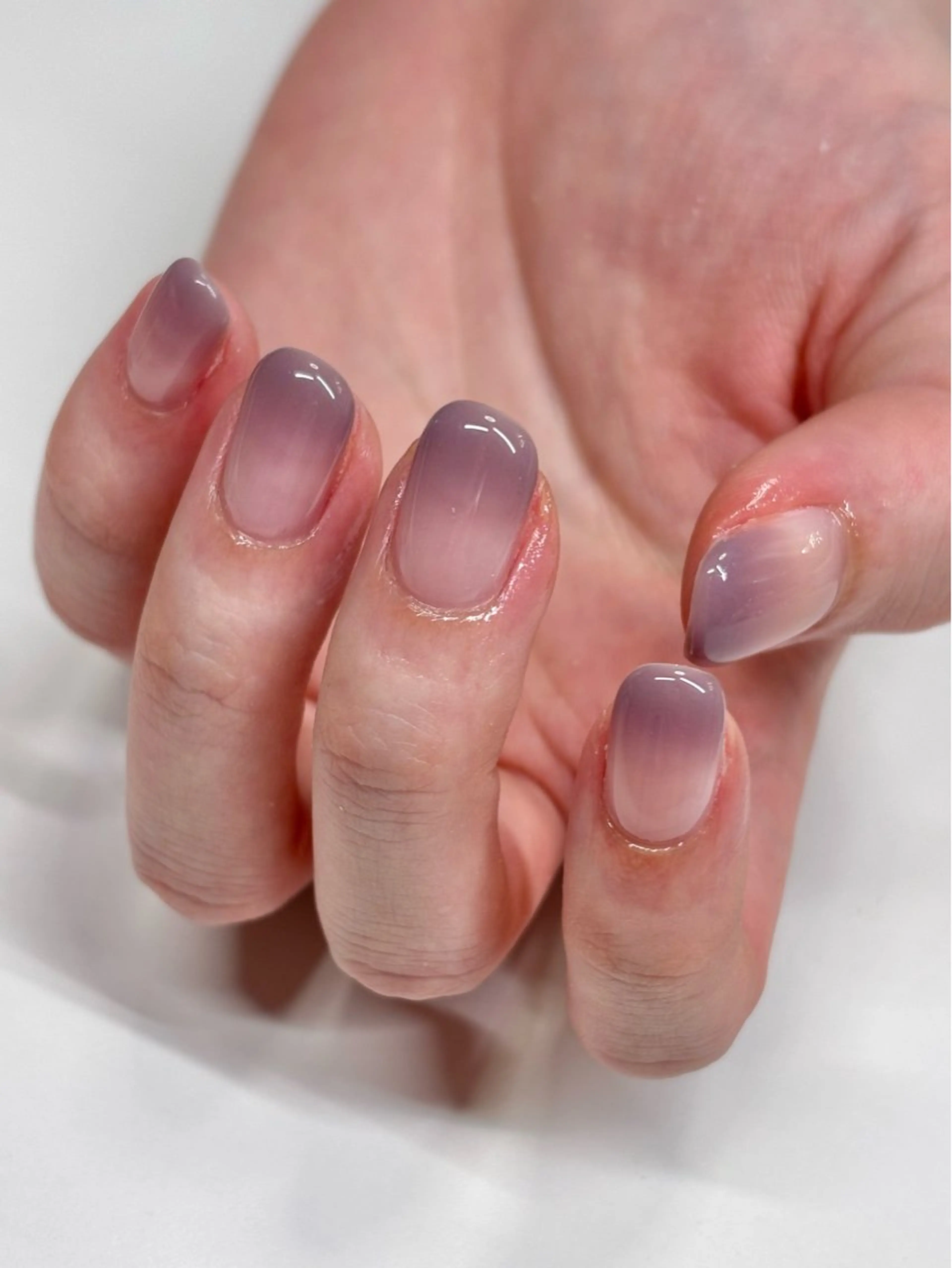 ネイル グラデーション オフィスネイル シンプルネイル ハンドネイル iconail 下北沢 NONのネイルデザイン