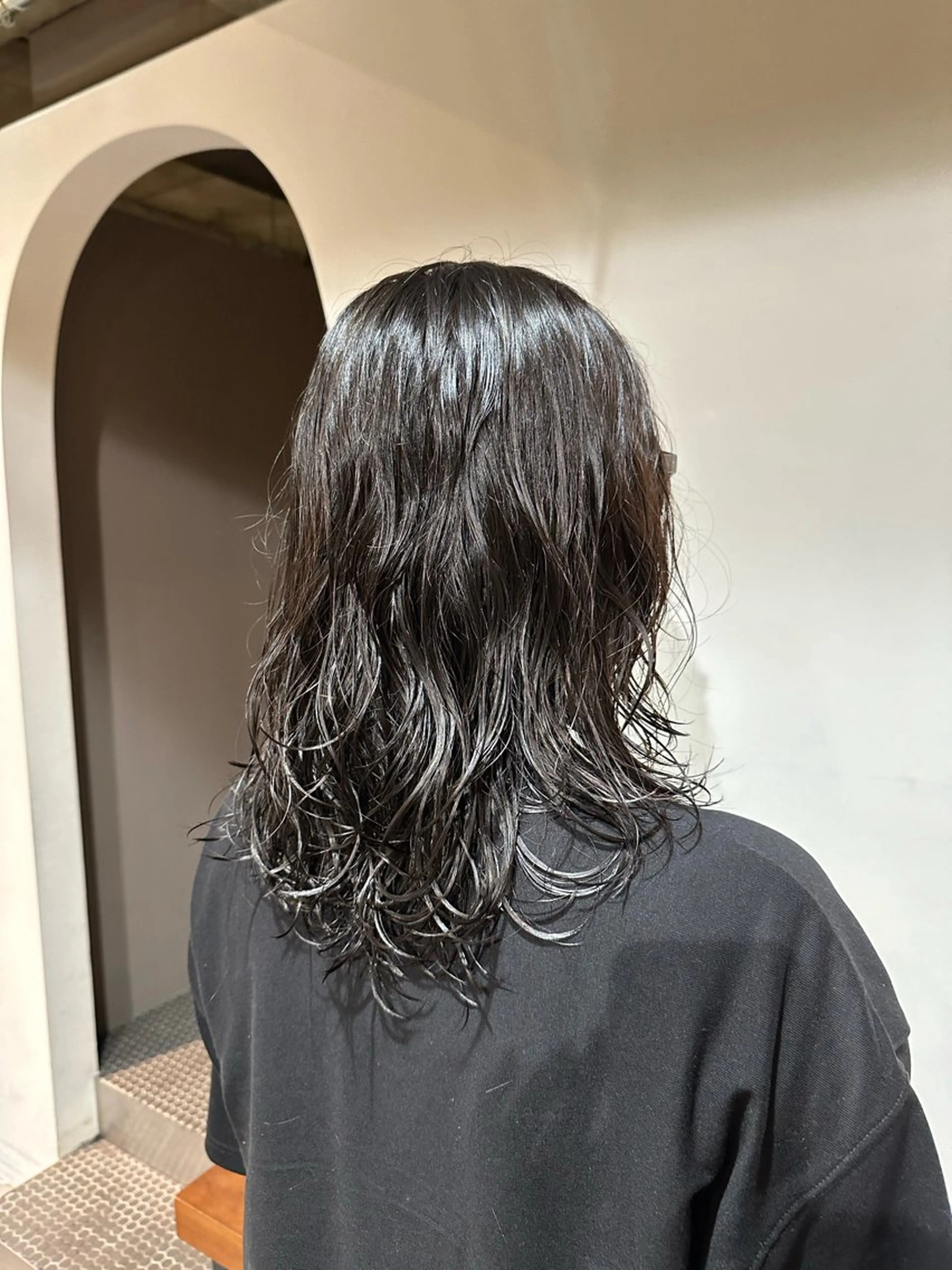 セミロング パーマ セミロングパーマ ニュアンスパーマ 永嶋 芽衣のヘアスタイル