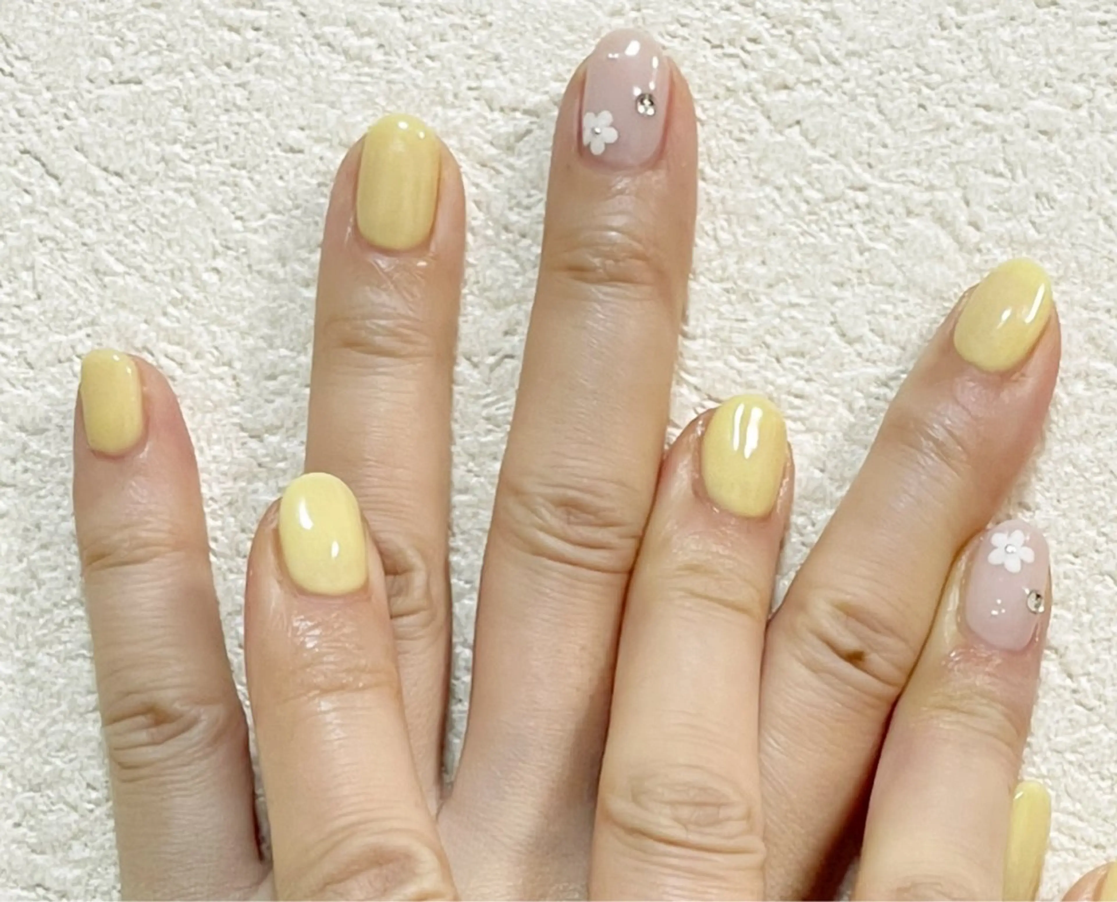 ネイル アートネイル ブルー オフィスネイル ショートネイル 黄色 岩澤 恵子のネイルデザイン