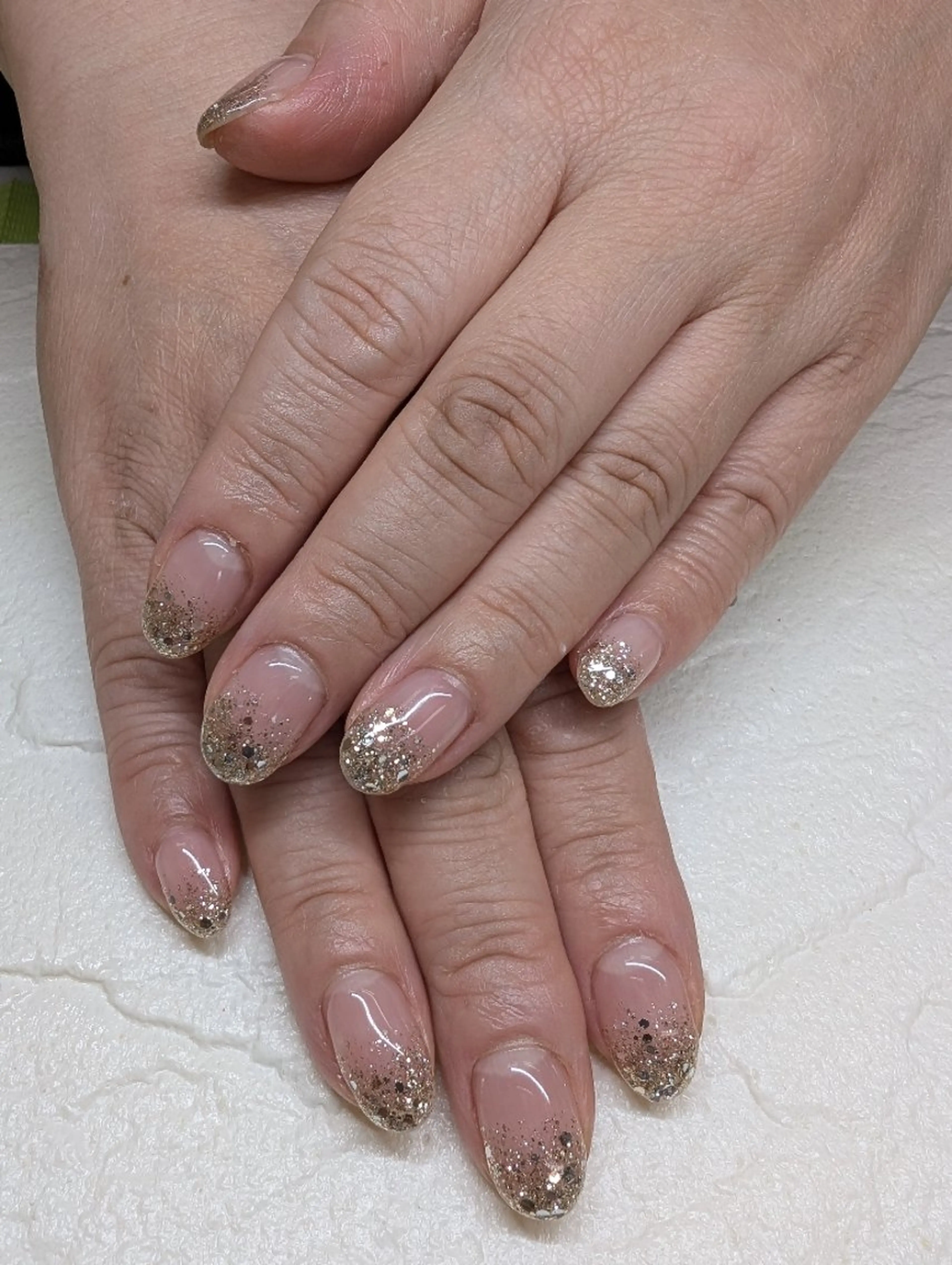 ネイル グラデーション ラメ(グリッター) ラメグラデーション eclat BEAUTY NAIL SALON　枚方市駅前店所属・松本 ひとみのネイルデザイン