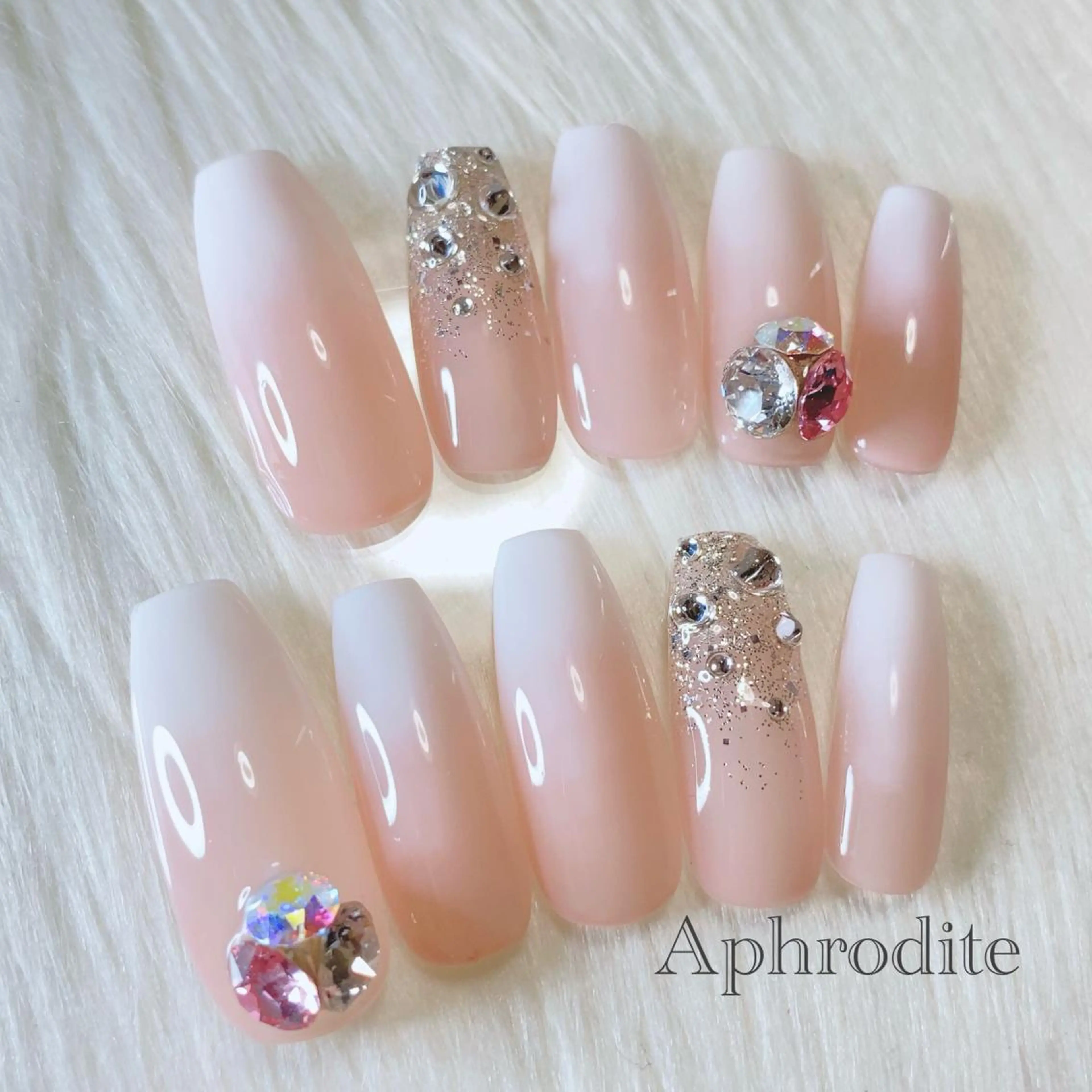 ネイル Aphrodite パラジェル認定サロンのネイルデザイン