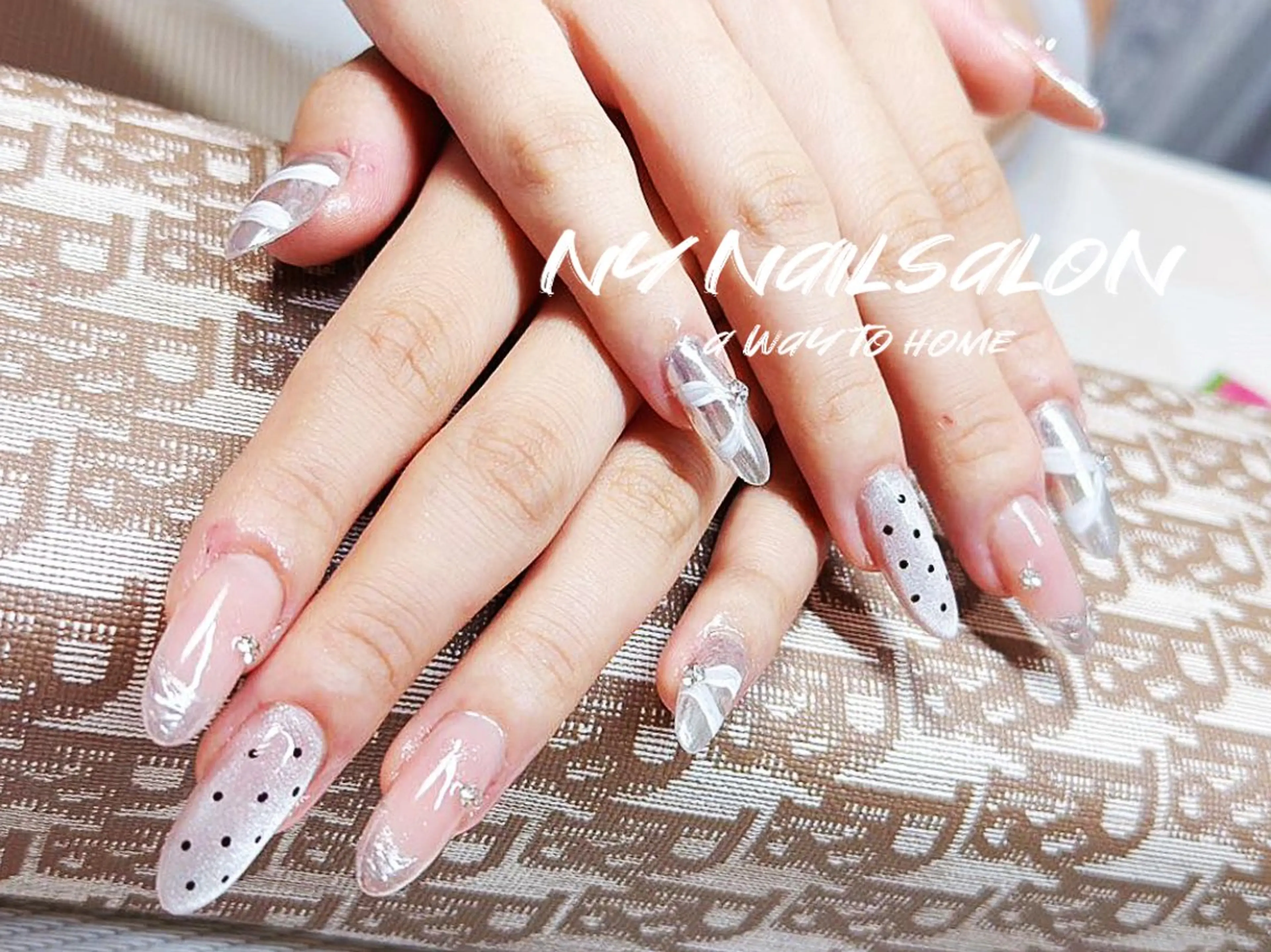 ネイル 長さ出し フットネイル フレンチネイル ジェルネイル ガーリー ハンドネイル NYネイルサロン　千葉中央店所属・NYネイルサロン 千葉中央店のネイルデザイン