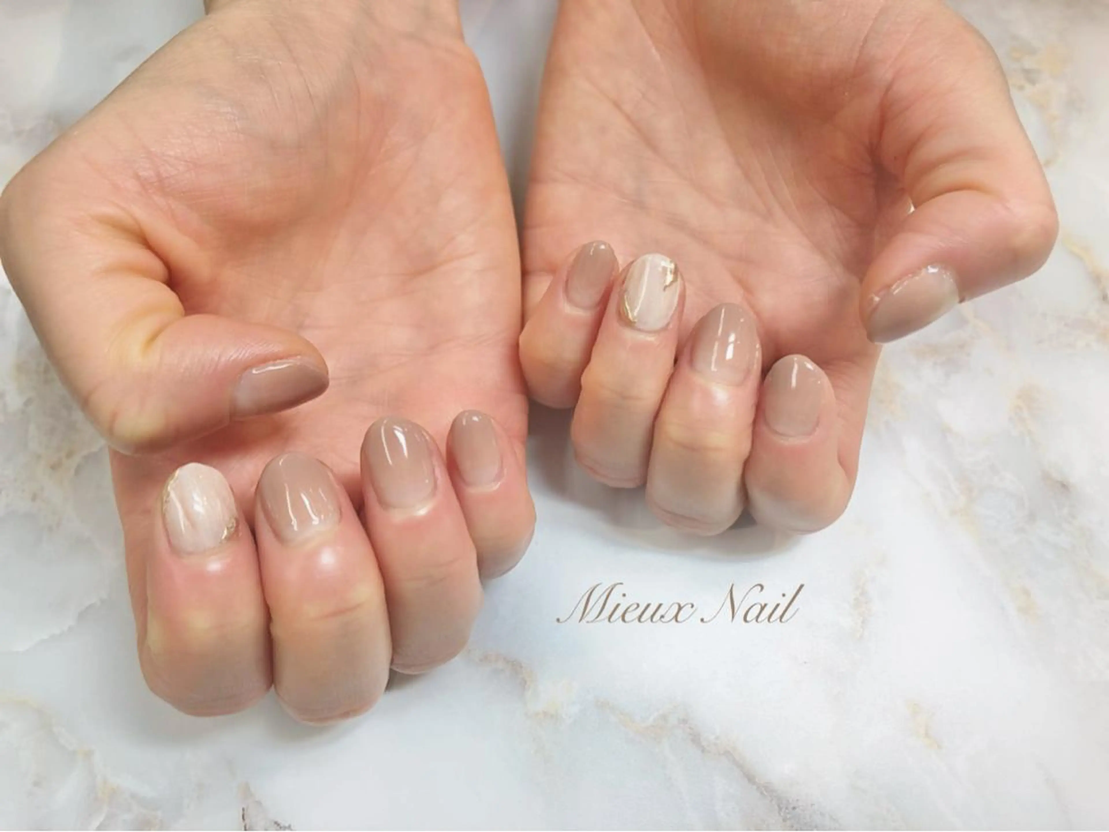 ネイル ジェルネイル グラデーション ミラーネイル ニュアンスネイル オフィスネイル 市川 麻衣子のネイルデザイン