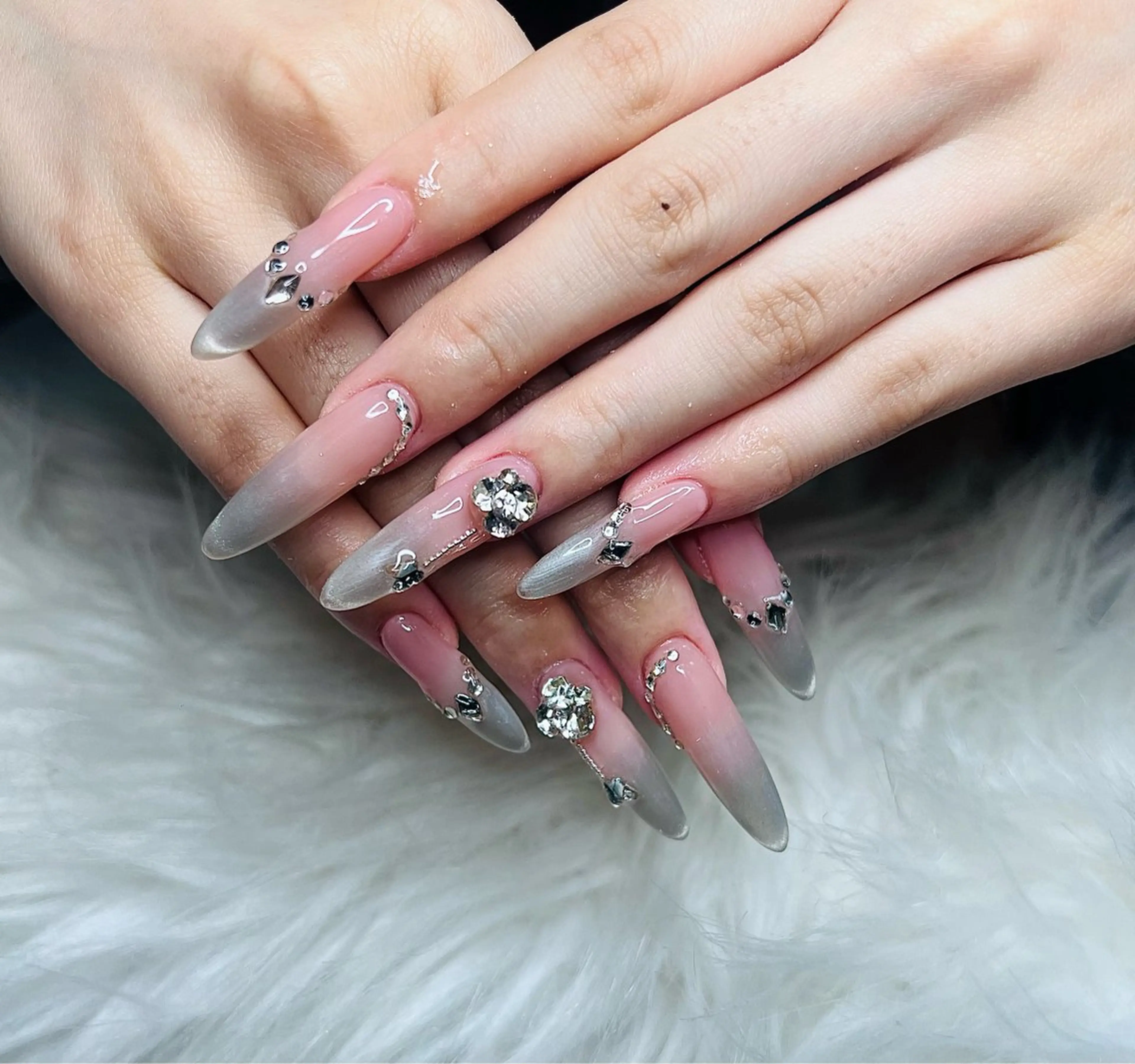 ジェルチップ長さ出し➕ シンブル持ち込みデザイン-付け放題の写真