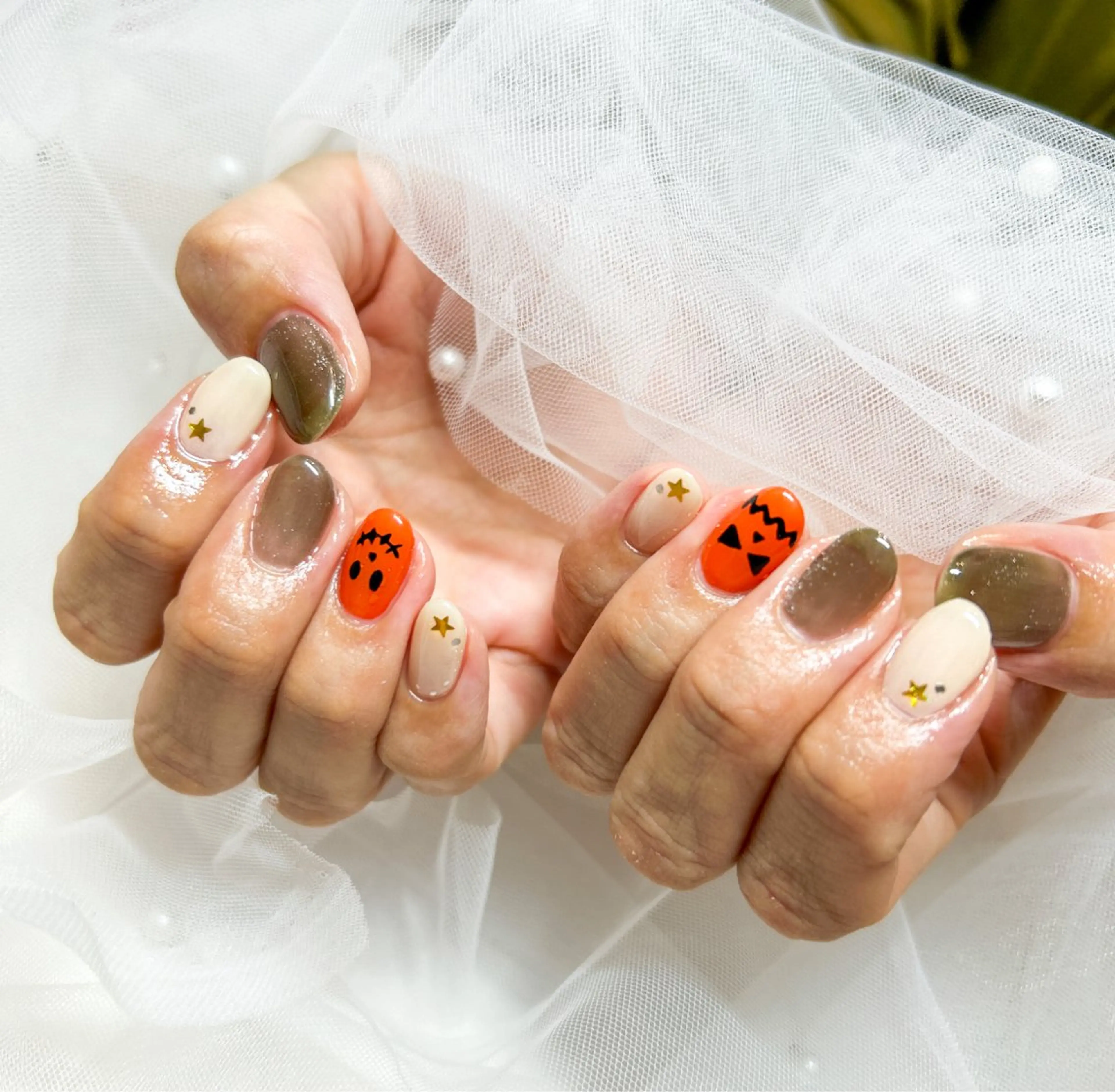 ネイル アートネイル ハロウィン マグネットネイル 持ち込み ハンドネイル 頑張る女性の味方✴︎ M.i　nail ♡のネイルデザイン