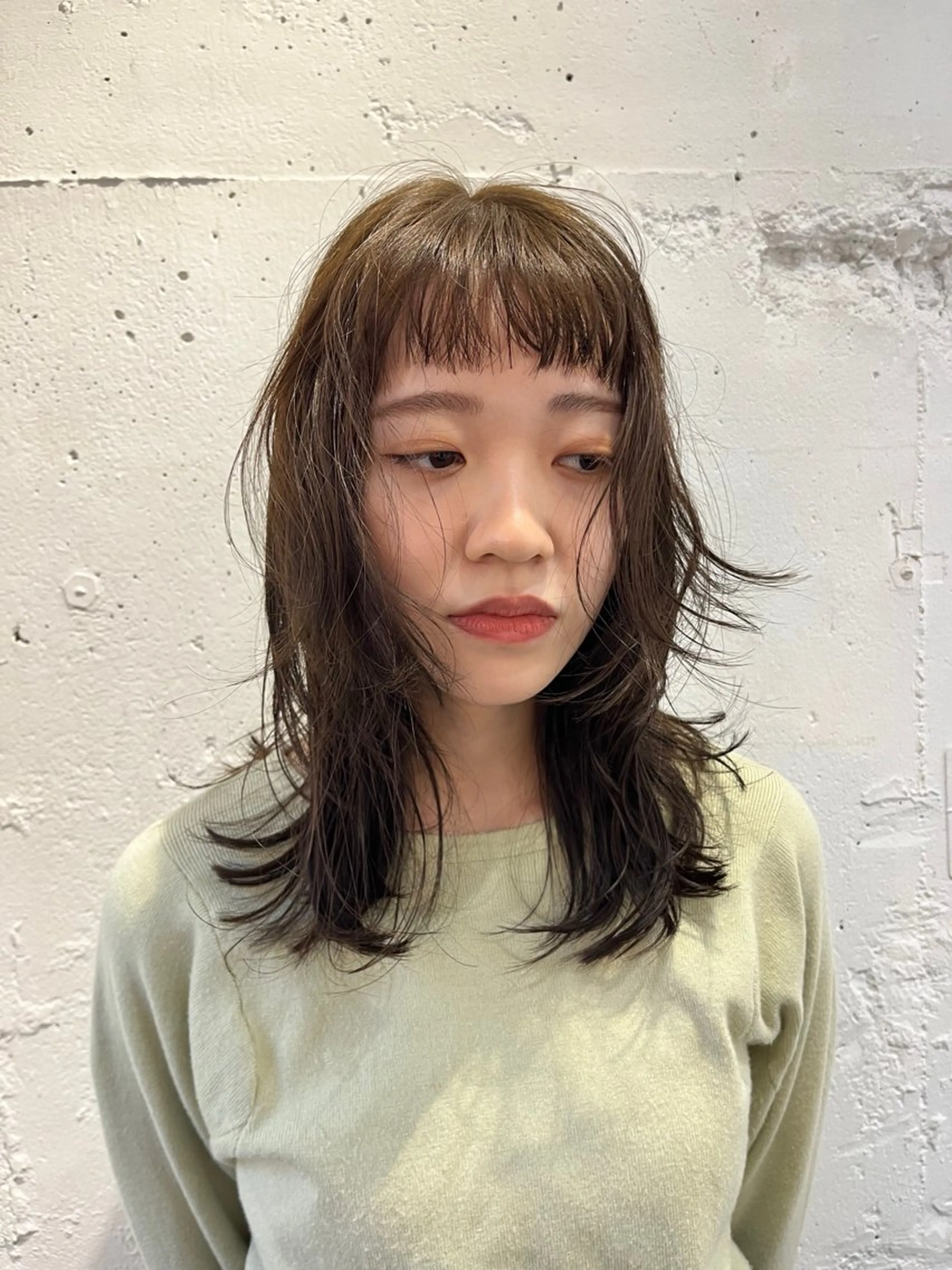 ミディアム レイヤーカット ✴︎UNU ✴︎モエカのヘアスタイル