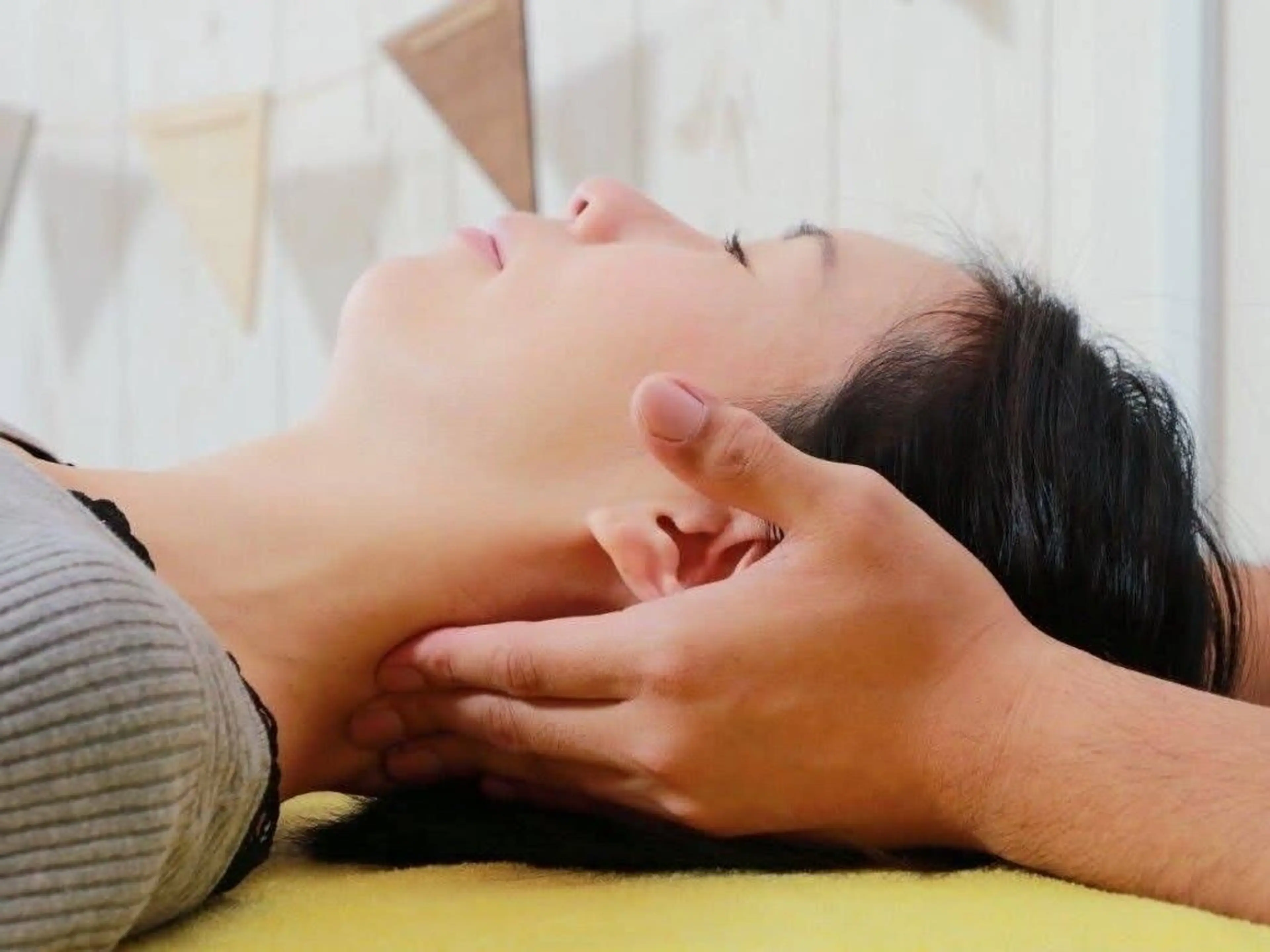 【リラクゼーションドライヘッドスパ】首・頭皮ほぐし  30分の写真