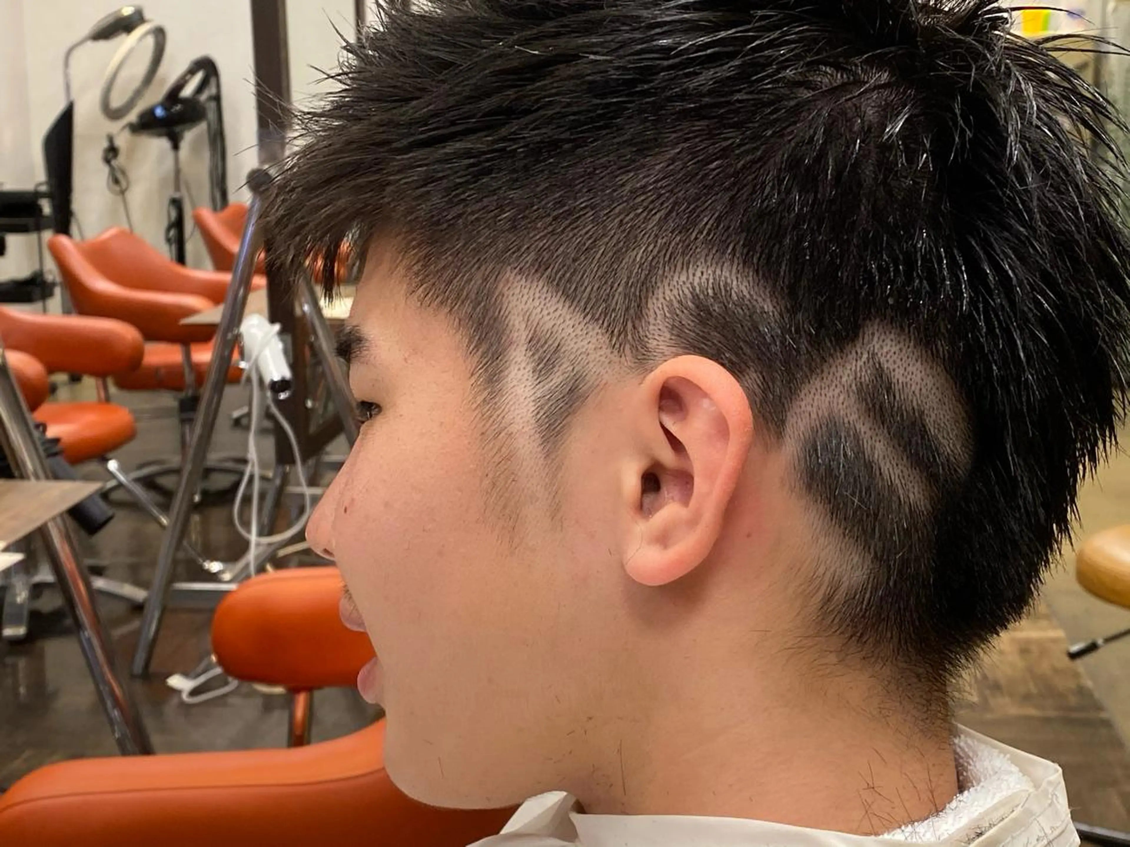 ショート カット デザインカラー🌈 高木リョウのヘアスタイル