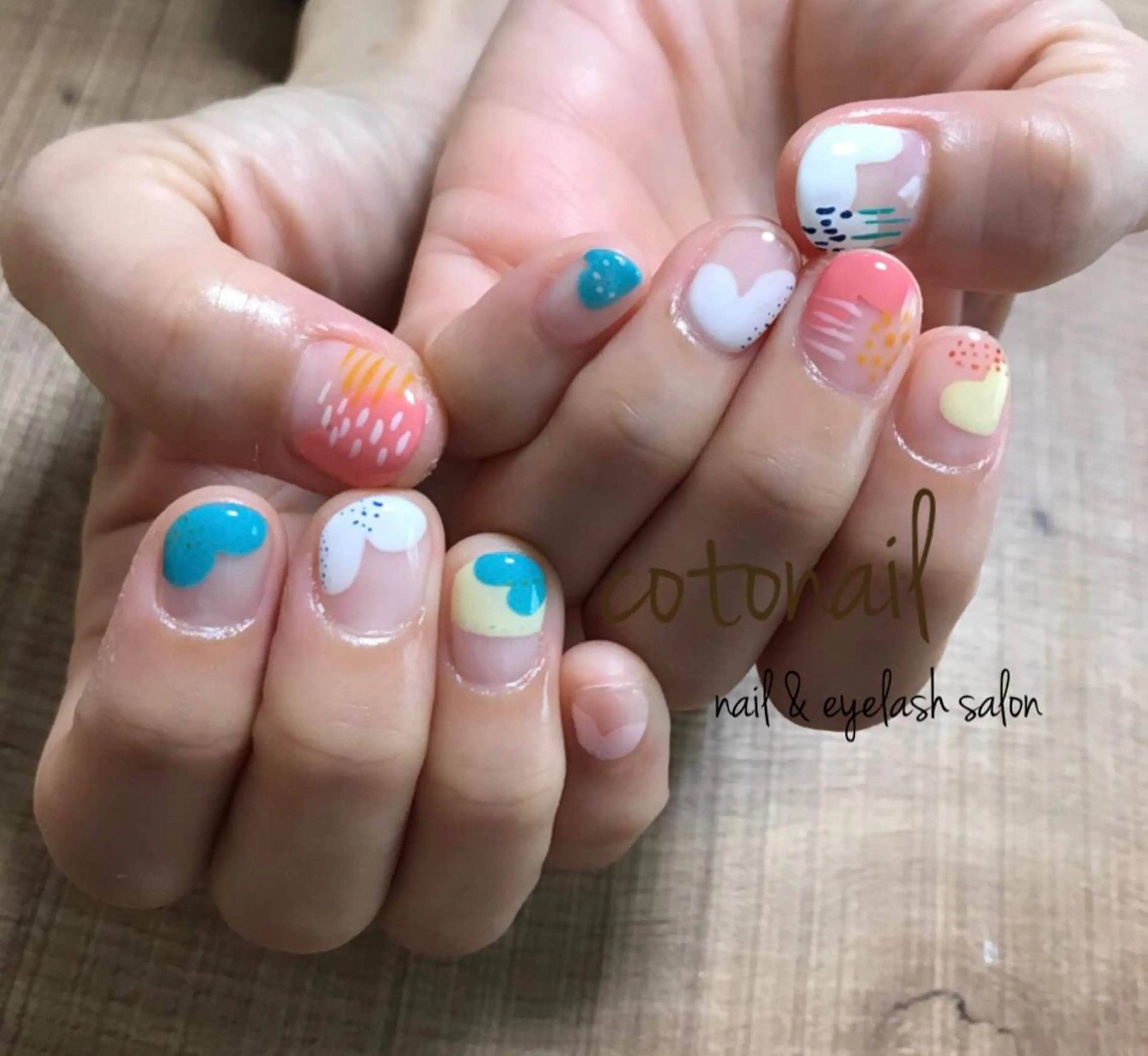 ショート ネイル アートネイル ハンドネイル ツメトマツゲ .のネイルデザイン