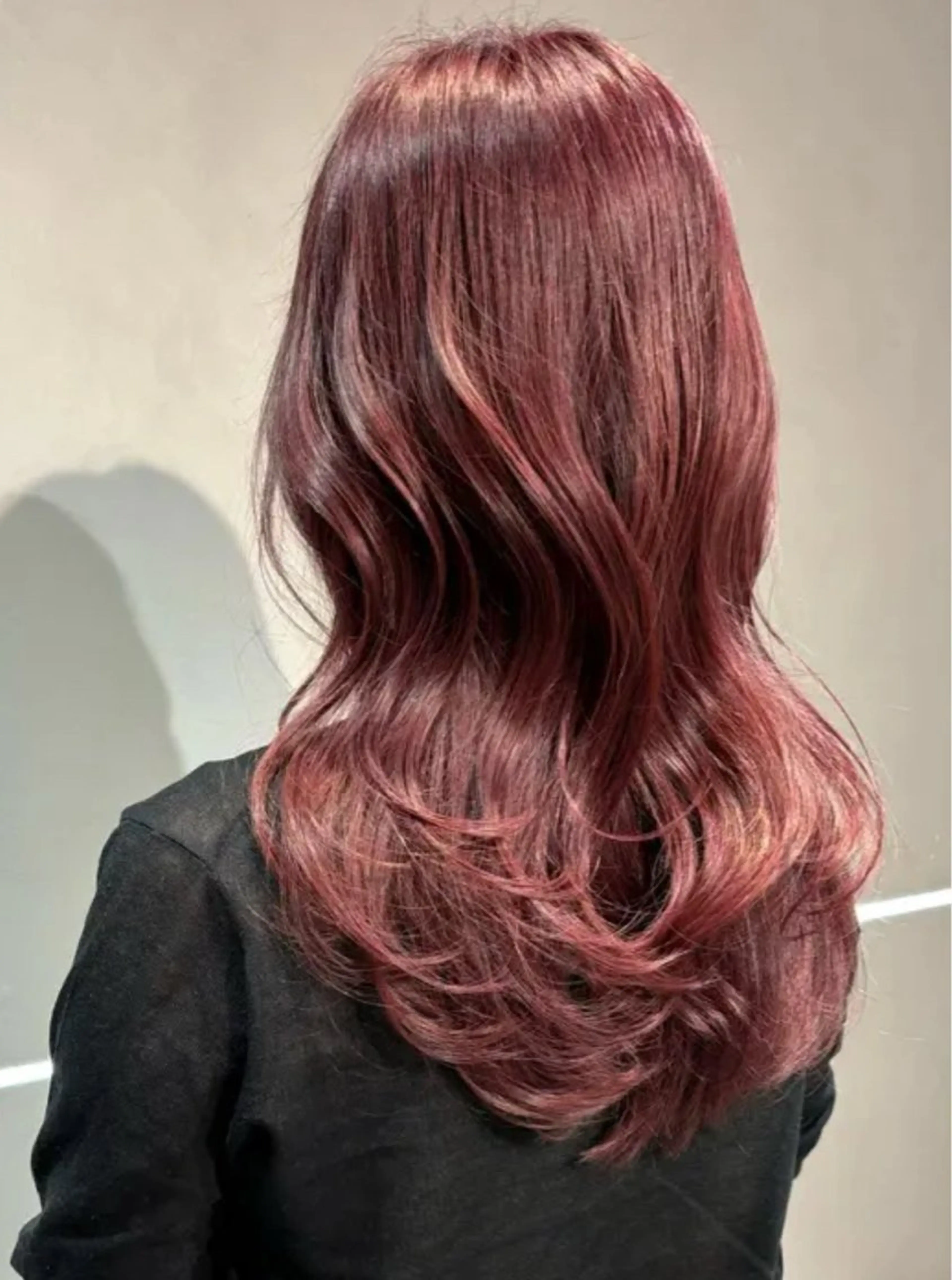 ロング カラー 甲斐 歩乃佳のヘアスタイル