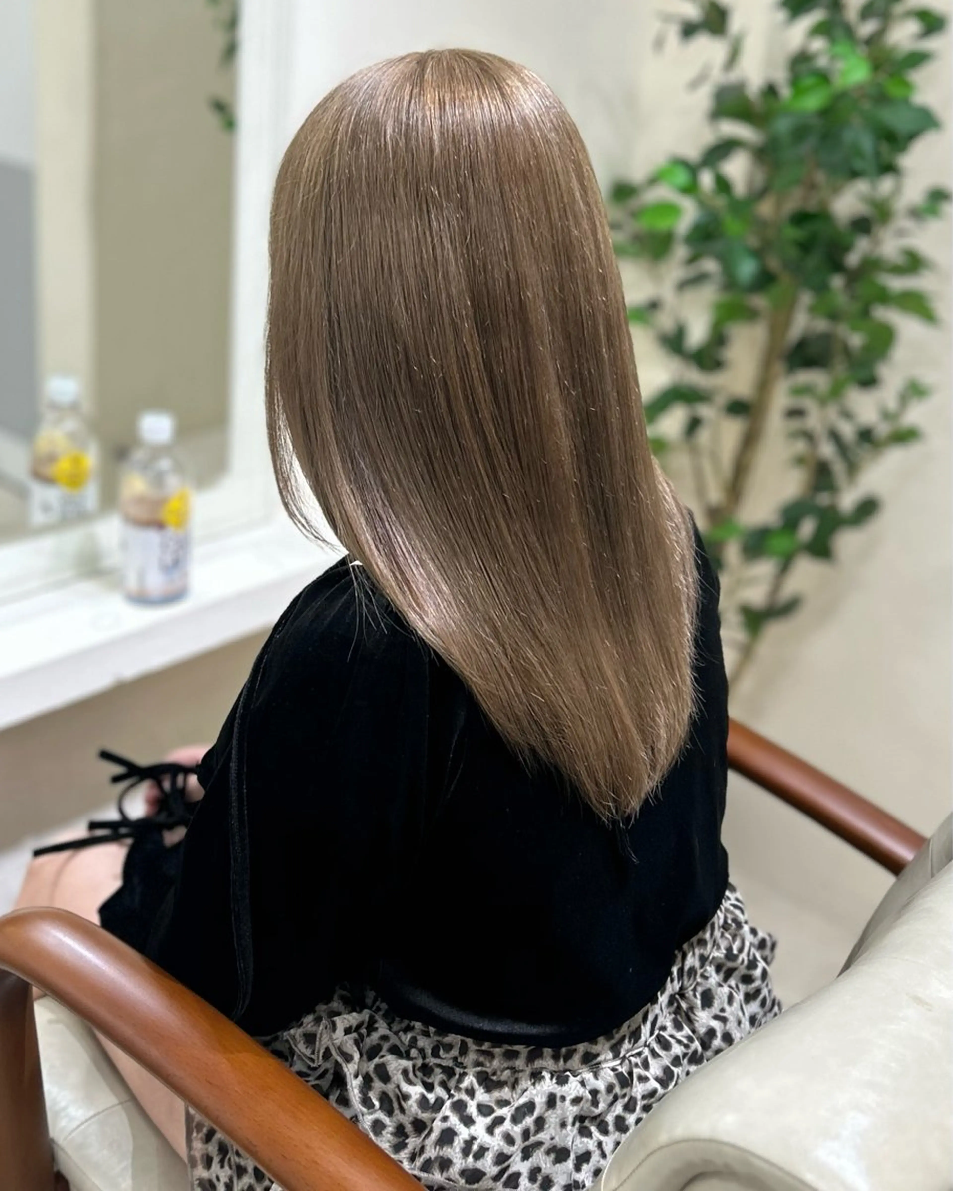 セミロング ヘアカラー トリートメント carina✂️ ハイトーンカラー🤩のヘアスタイル