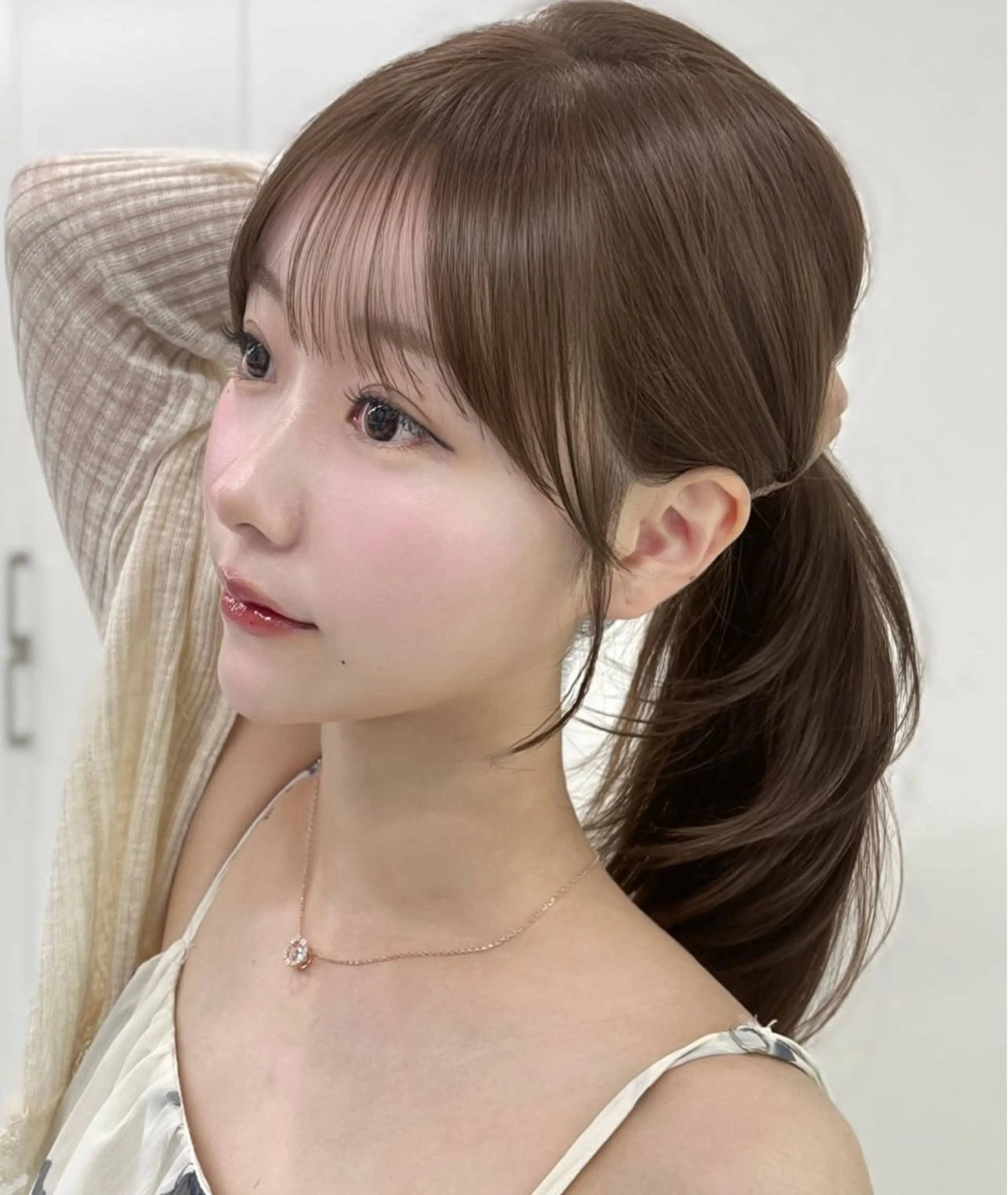 セミロング 𝐍𝐎𝐑𝐀 𝐇𝐀𝐈𝐑 𝐒𝐀𝐋𝐎𝐍所属・中嶋蓮 透明感カラー韓国ヘアのヘアスタイル