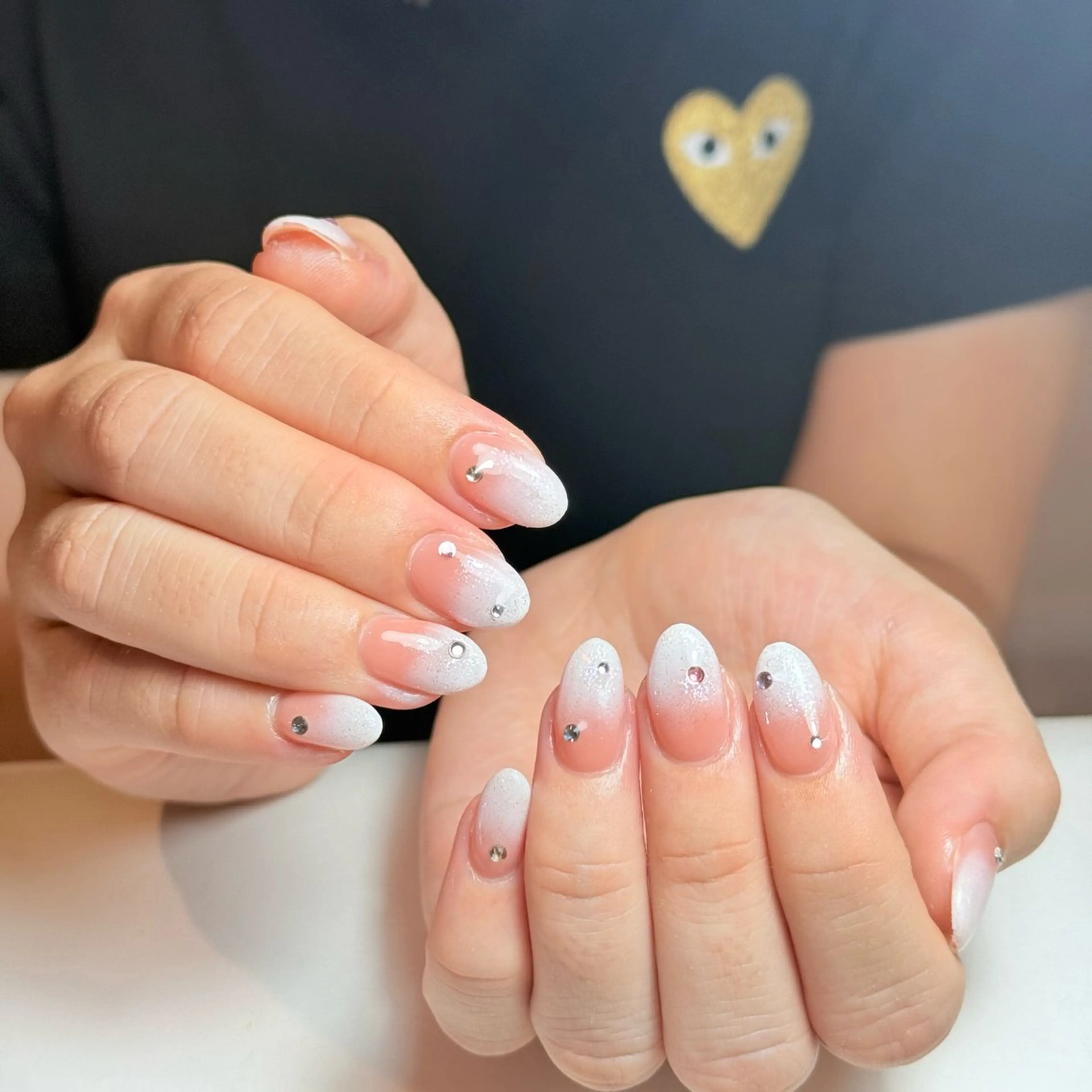 ネイル チークネイル フレンチネイル グラデーション キラキラネイル 韓国ネイル ハンドネイル Risa_ Nailのネイルデザイン