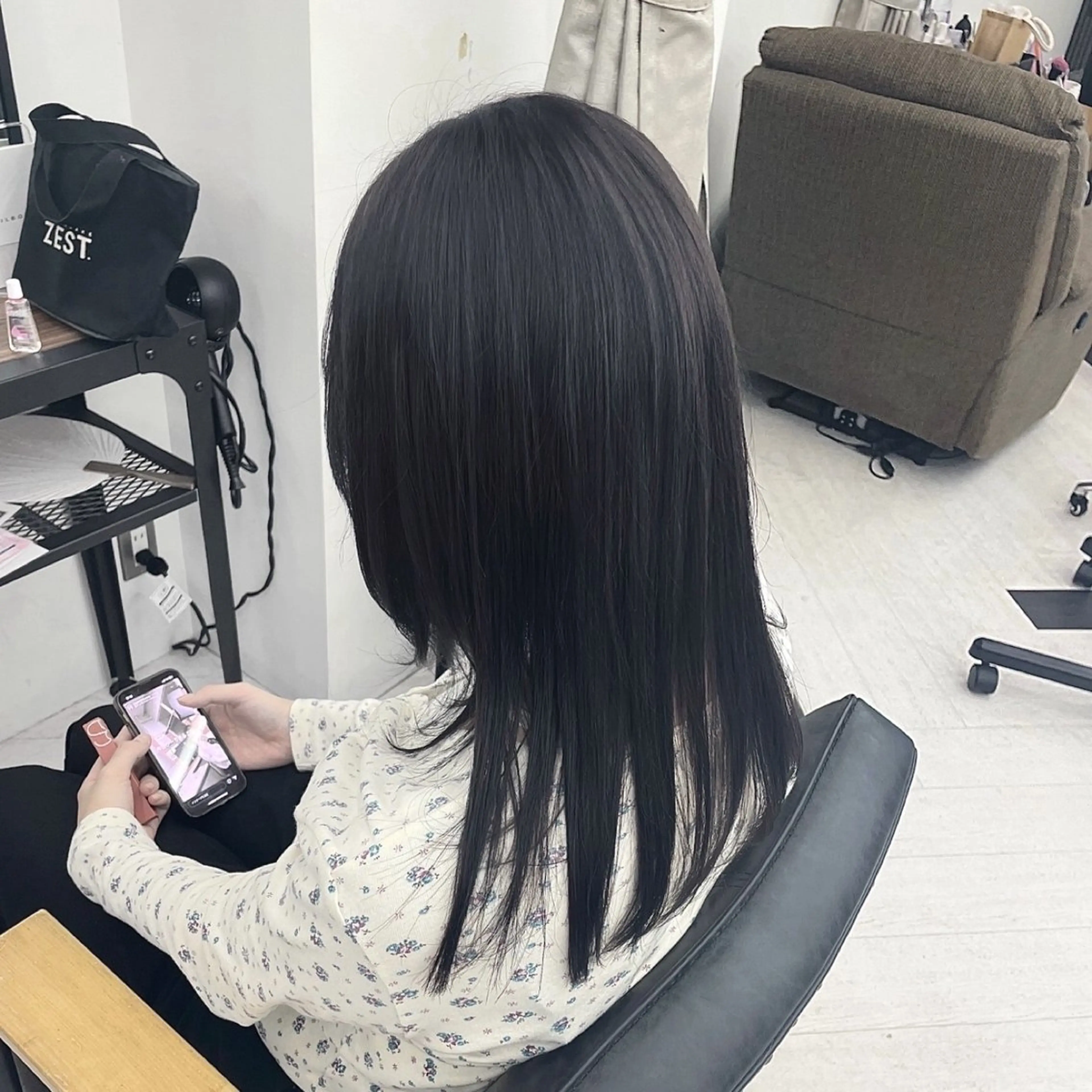 ミディアム カラー パーマ ヘアアレンジ メンズ ダークグレー ダークグレージュ グレージュ トリートメント mona/ ストレートスタイル✨のヘアスタイル