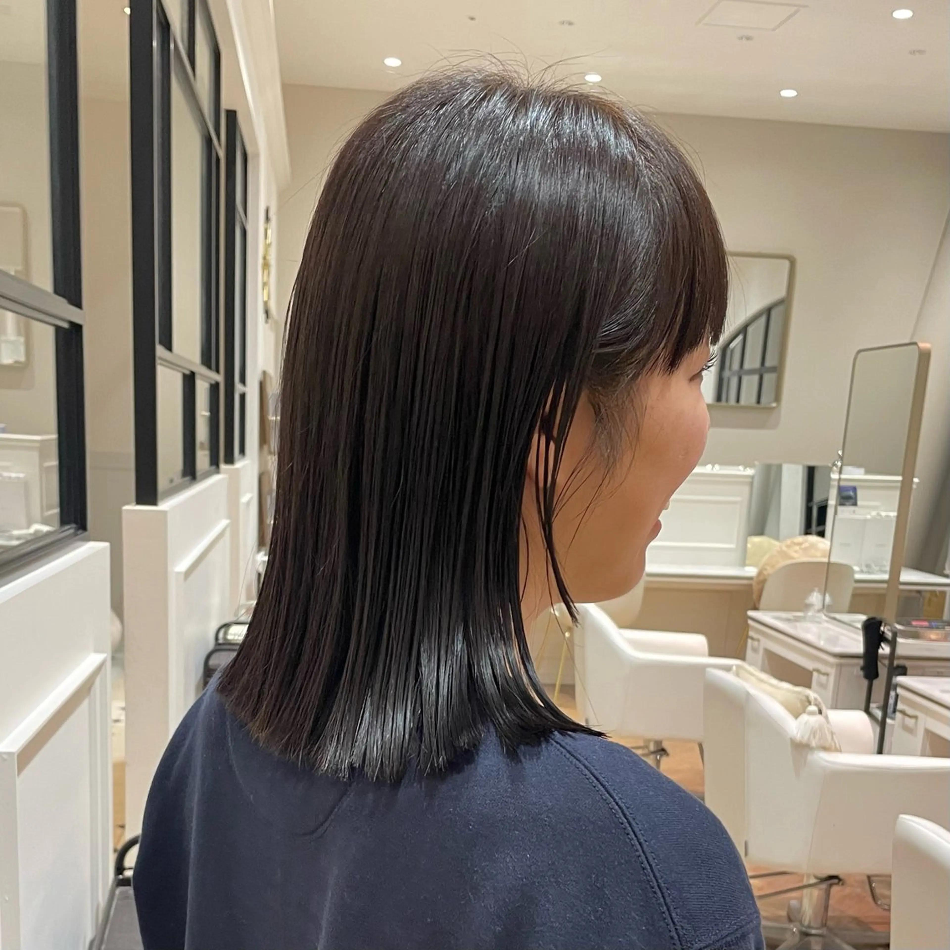 ミディアム カット トリートメント ELLE salon サエのヘアスタイル