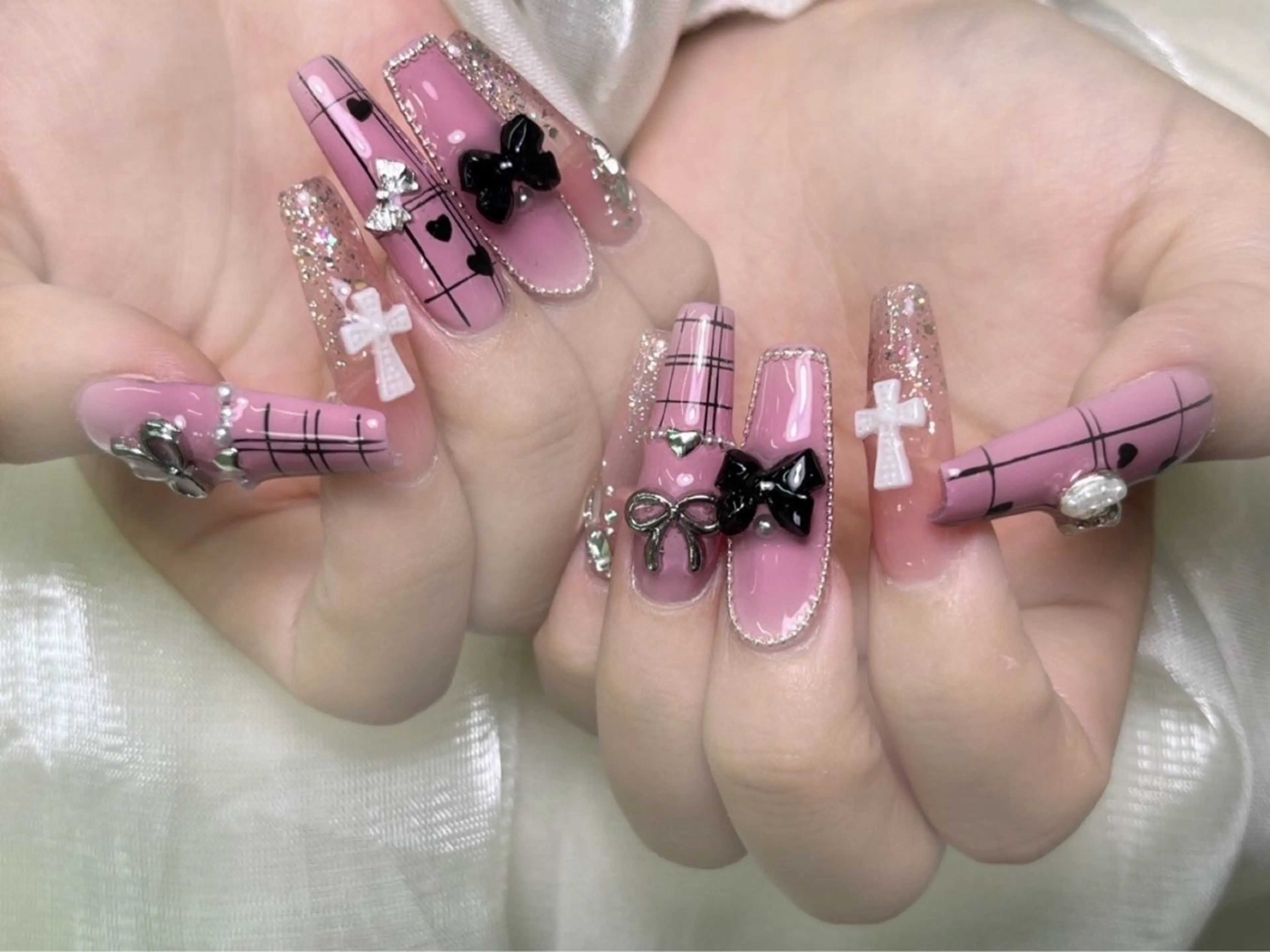 ネイル lucky nail 歌舞伎町のネイルデザイン