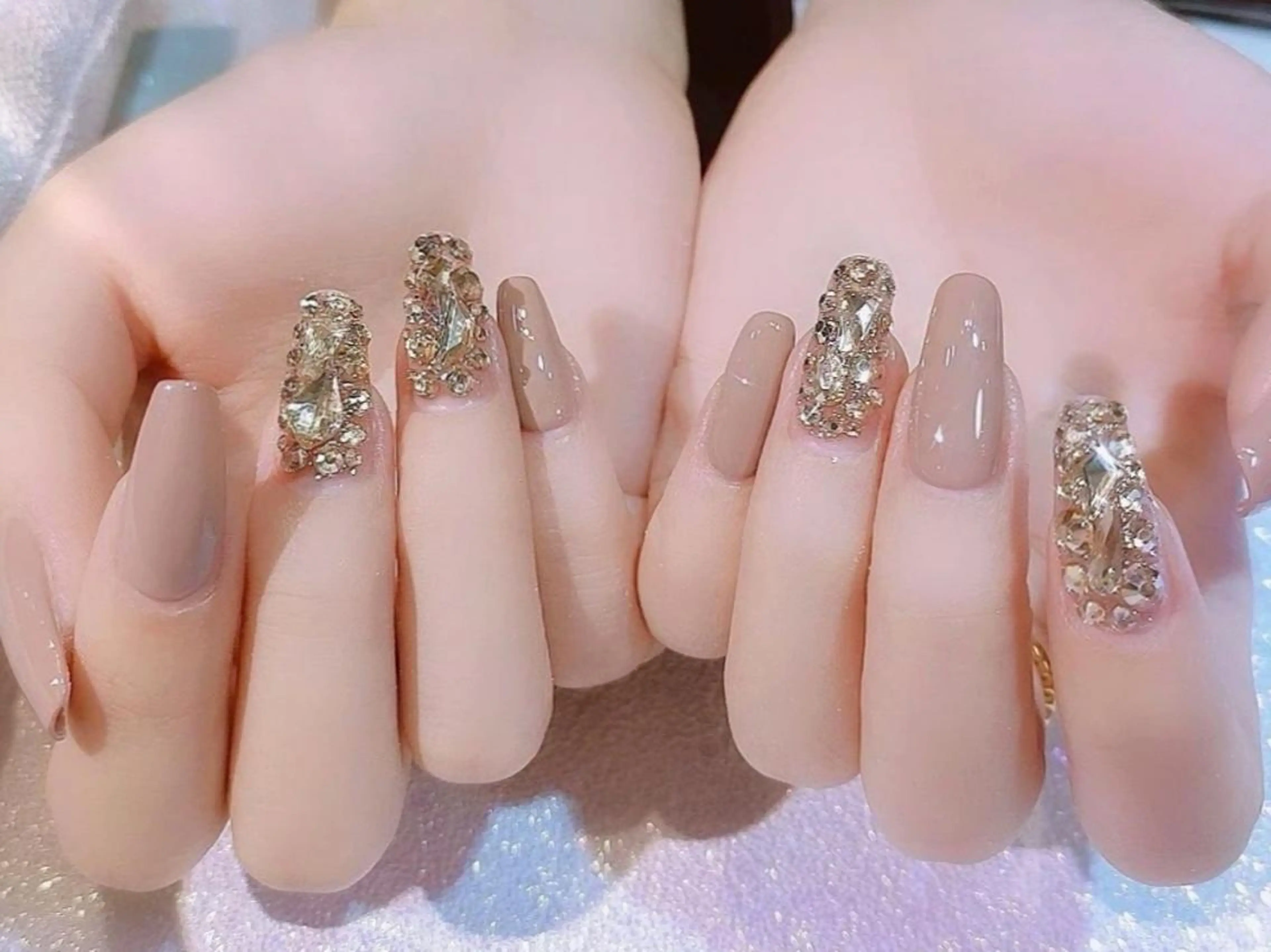 ネイル セミロング ネイリストゆか💅 長さだし、深爪矯正のネイルデザイン