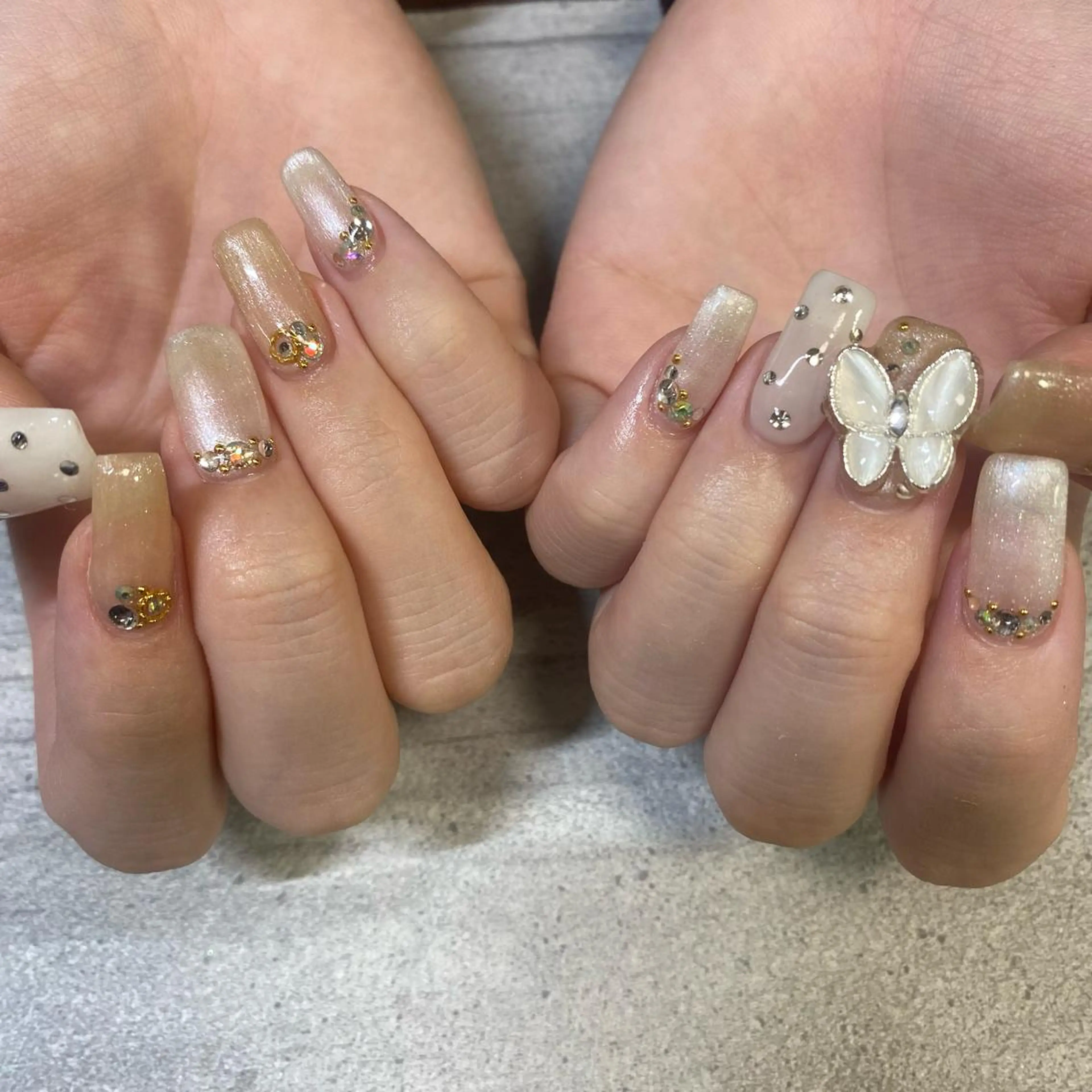 ミディアム カラー パーマ ヘアアレンジ メンズ キッズ ネイル マツエク・マツパ アイブロウ アートネイル ストーンネイル ハンドネイル ハンドケア 今福鶴見ネイル 8(ｴｲﾄ)のネイルデザイン