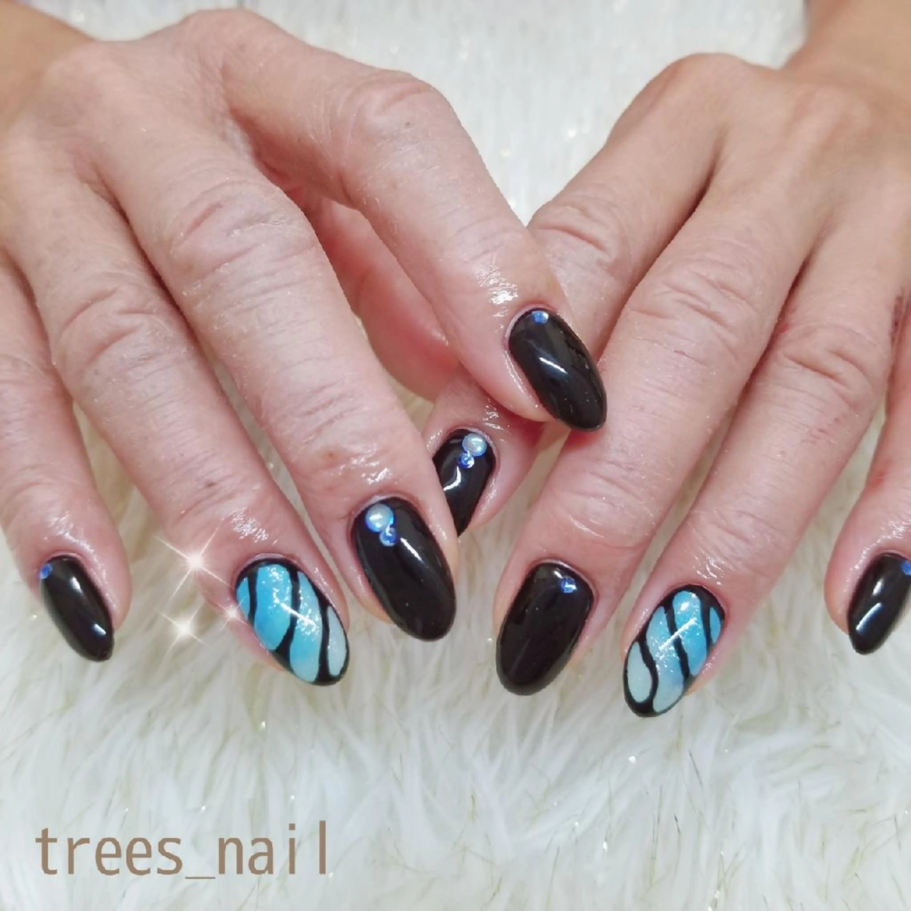 ネイル ブルー ジェルネイル パラジェル 夏ネイル ハンドネイル フットネイル trees_ nailのネイルデザイン