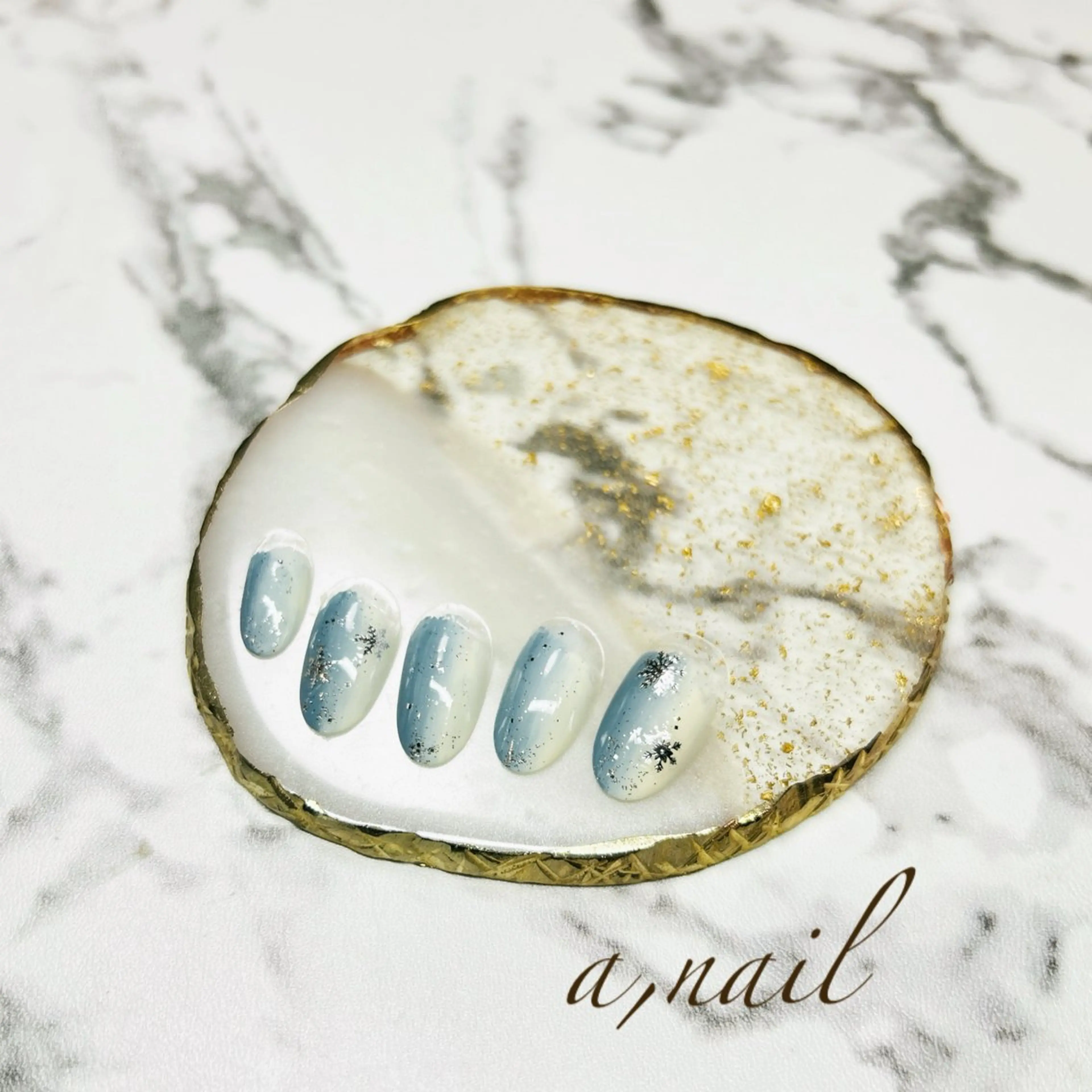 ネイル グラデーション キラキラネイル ラメ(グリッター) ラメグラデーション シンプルネイル ハンドネイル ネイルサロン エーネイルのネイルデザイン