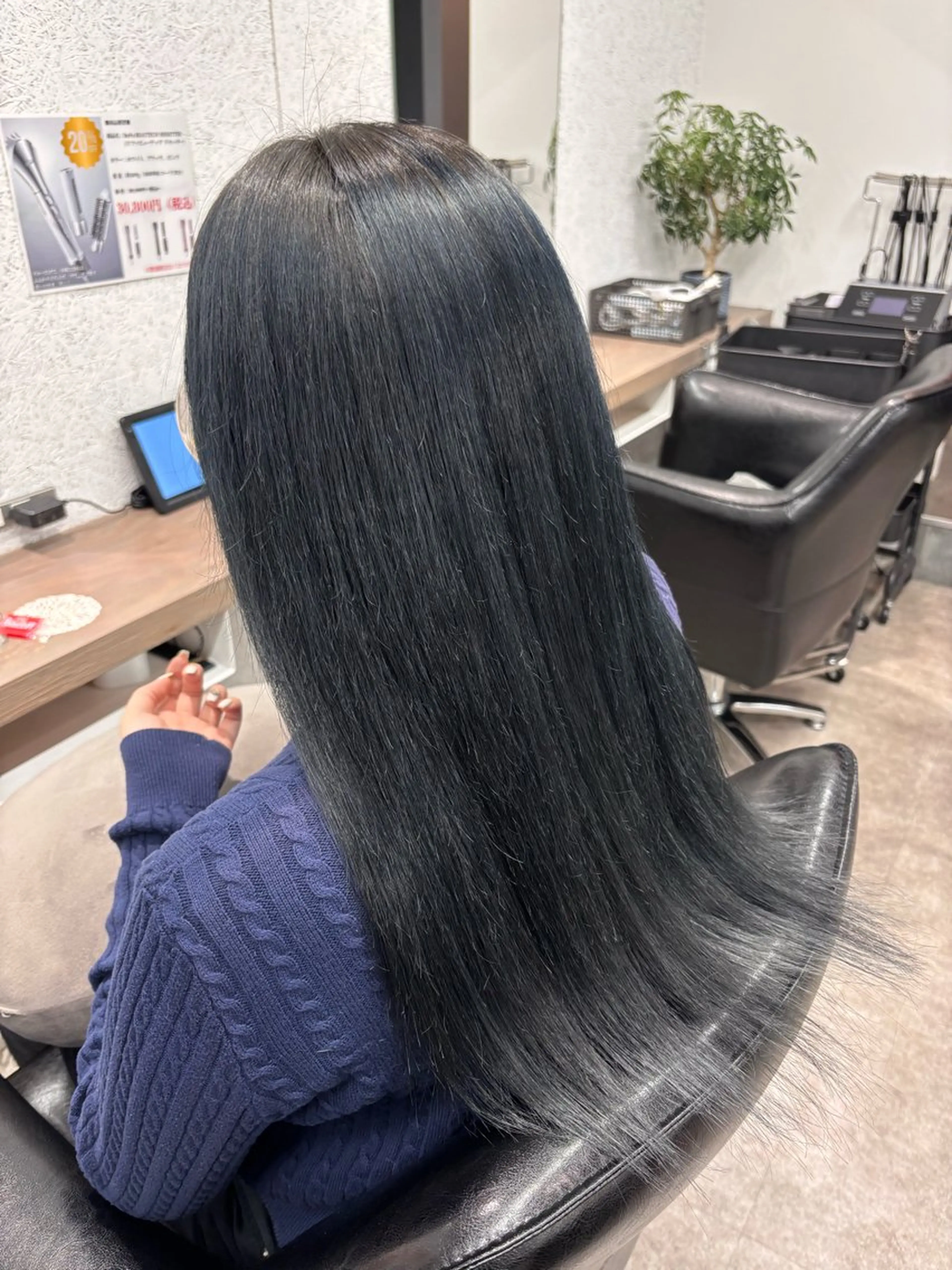 カラー 黒髪 ブルーカラー ブルーブラック ボブ/透明感カラー/ 髪質改善/🌙/ルナのヘアスタイル