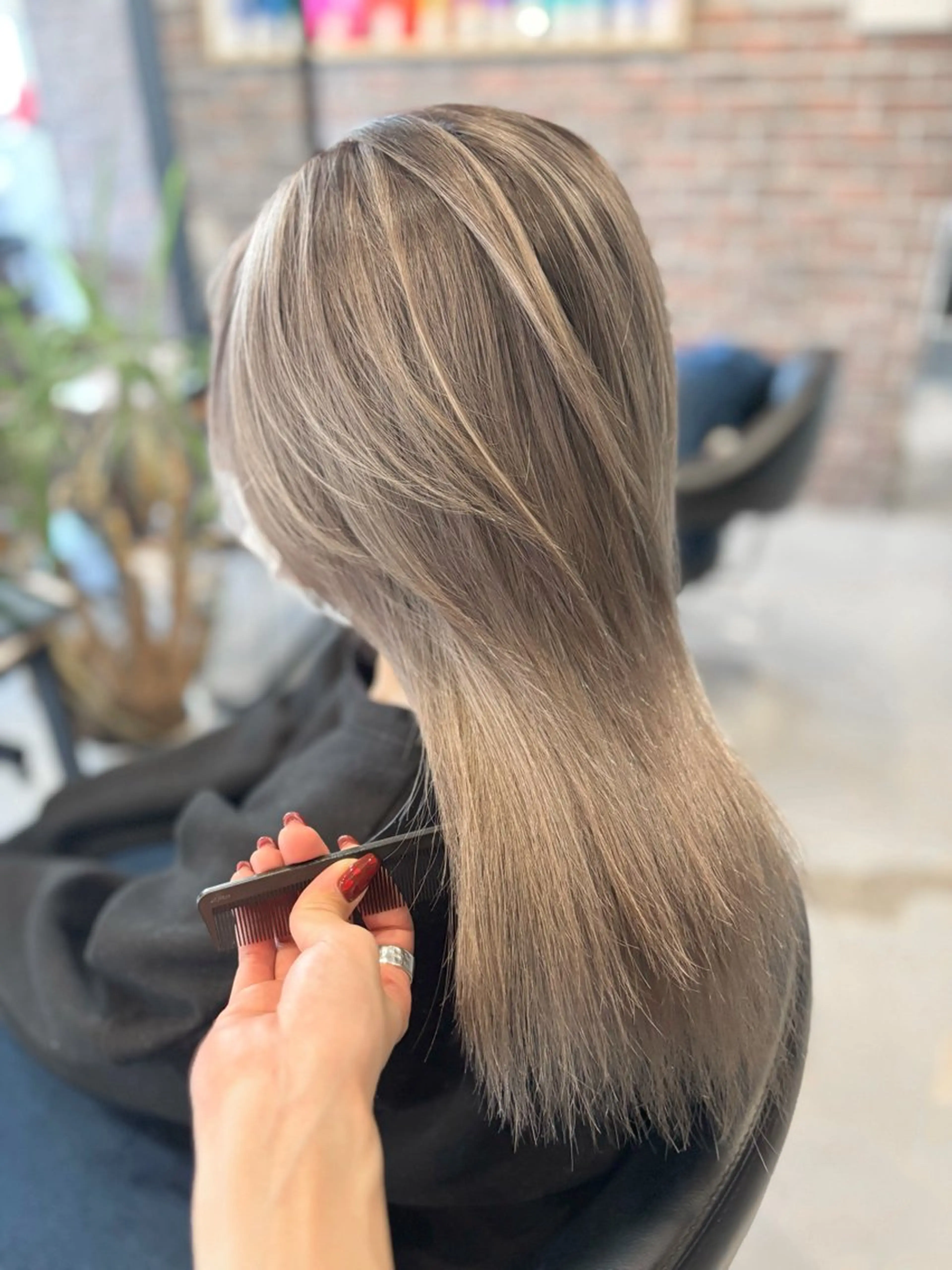 ミディアム ヘアカラー 橘 心実のヘアスタイル