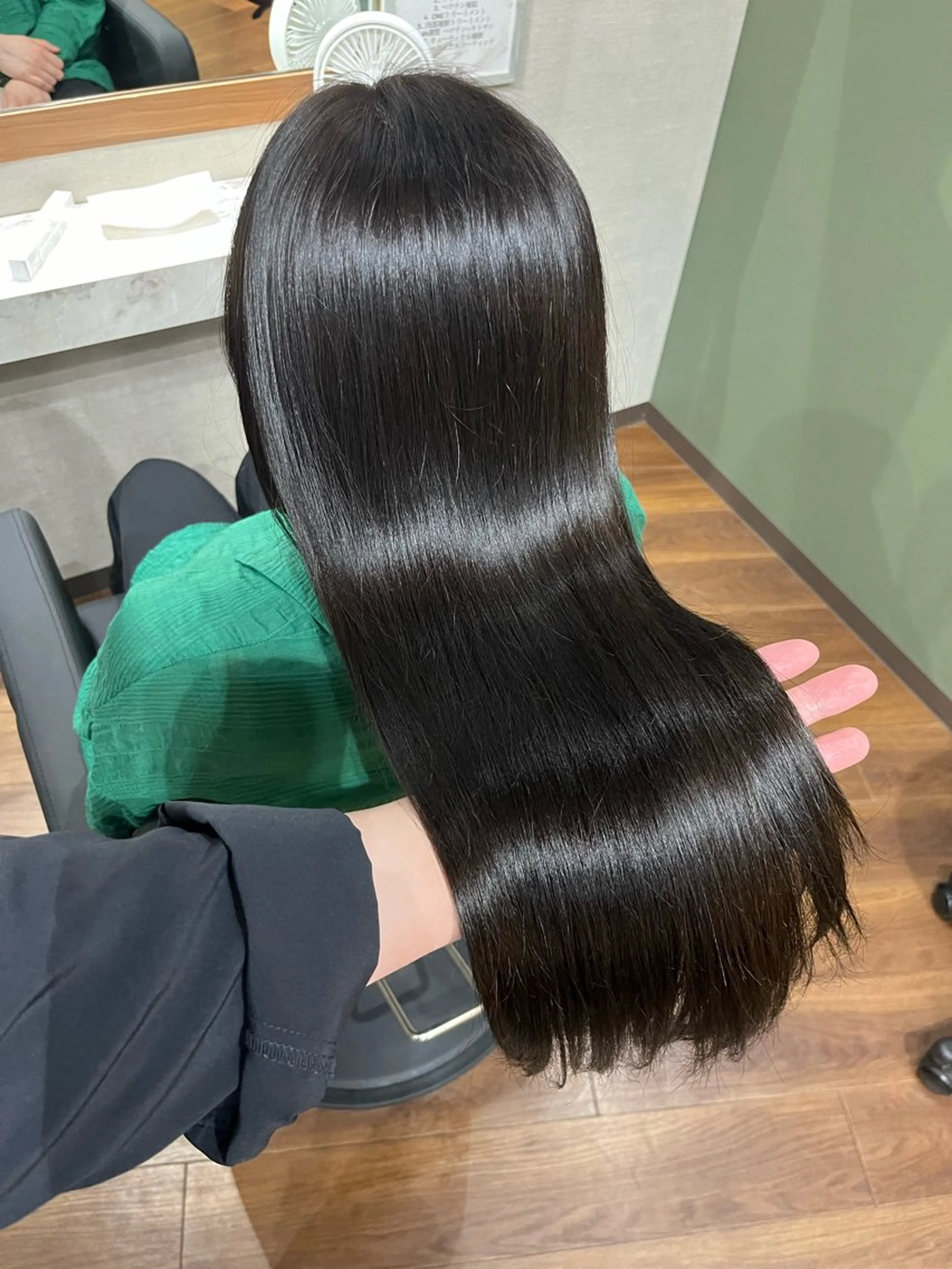 ロング カラー グレージュ 韓国風ヘア ヘアカラー トリートメント LandS  barber &beauty所属・髪質改善特化 長澤友哉のヘアスタイル