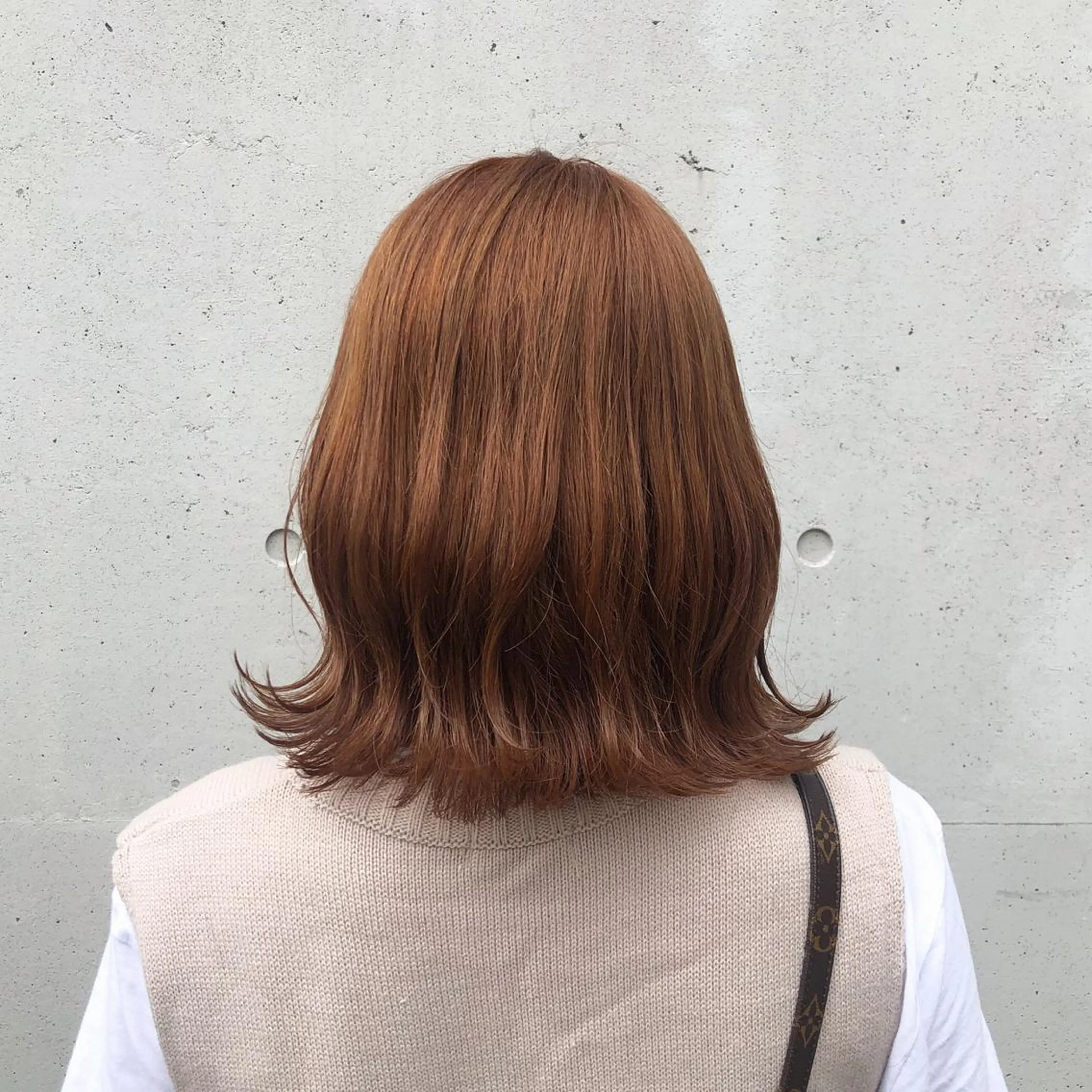ミディアム カラー ヘアアレンジ ベージュカラー オレンジ オレンジベージュ カット ヘアカラー トリートメント 酸性縮毛矯正🧴韓国 レイヤー/髪質改善のヘアスタイル