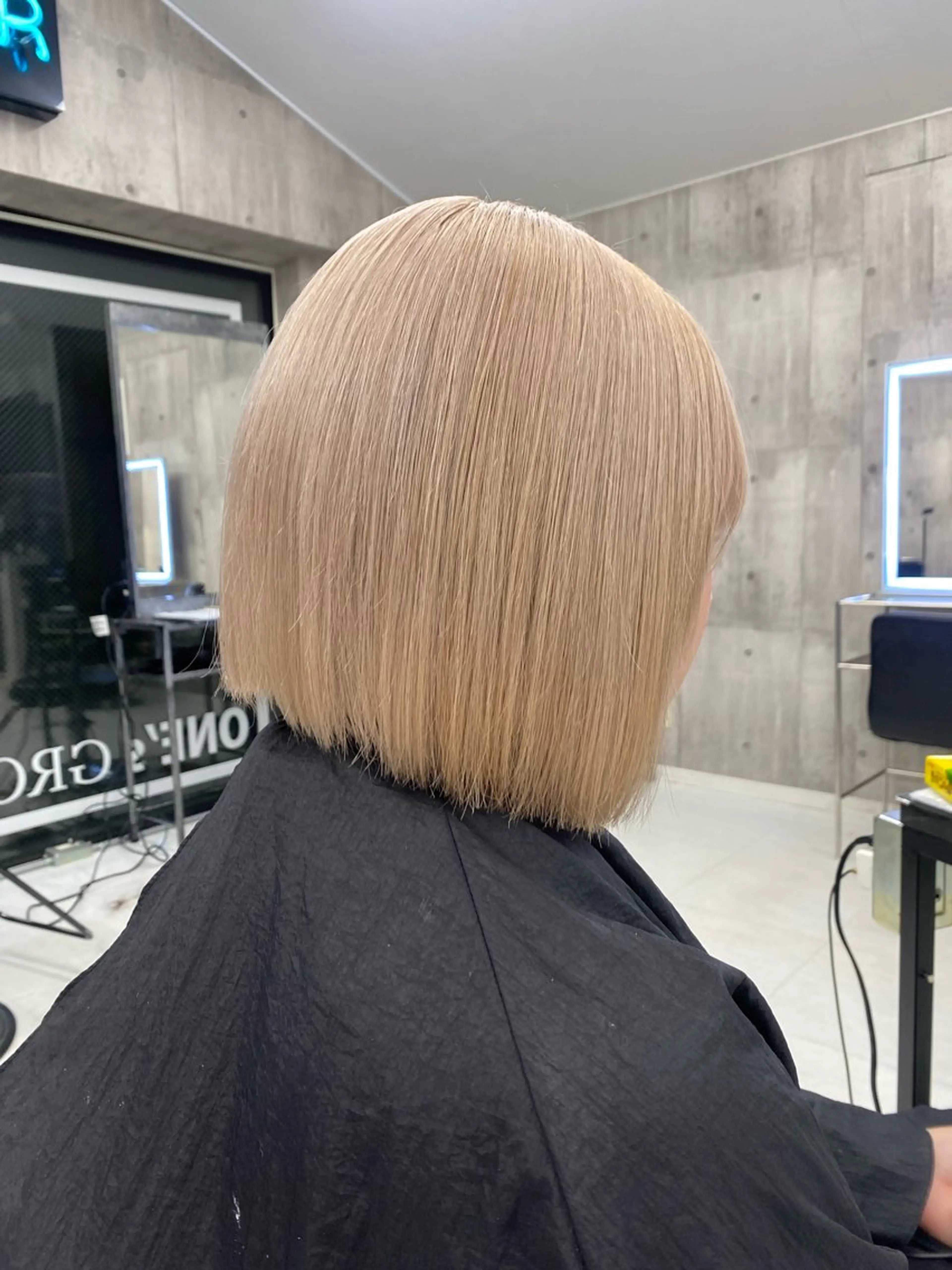 ショート カラー ヘアアレンジ メンズ ヘアカラー のん🎀ハイトーン/ レイヤーカット🐳のヘアスタイル