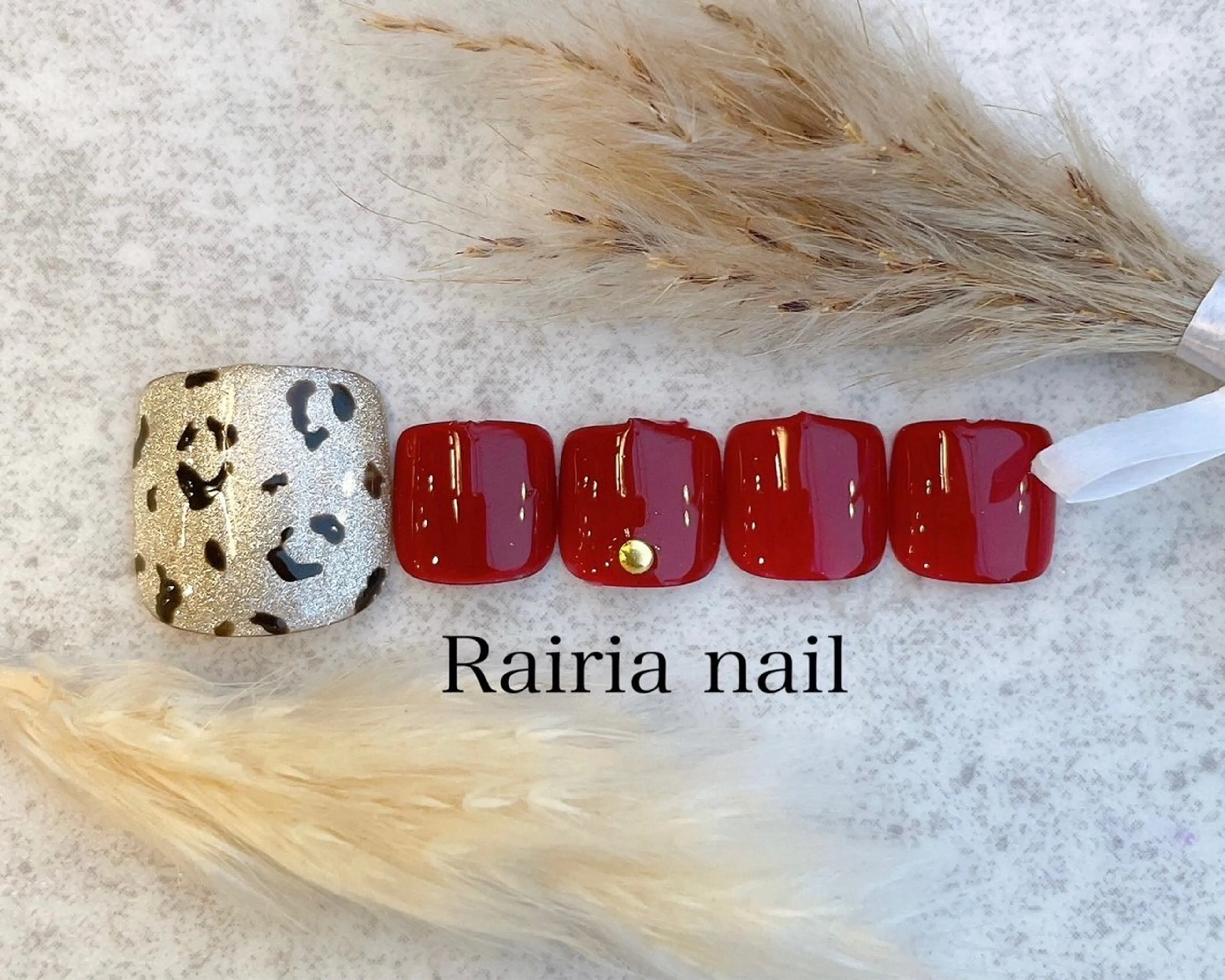 ネイル Rairia   nail所属・屋敷 理奈のネイルデザイン