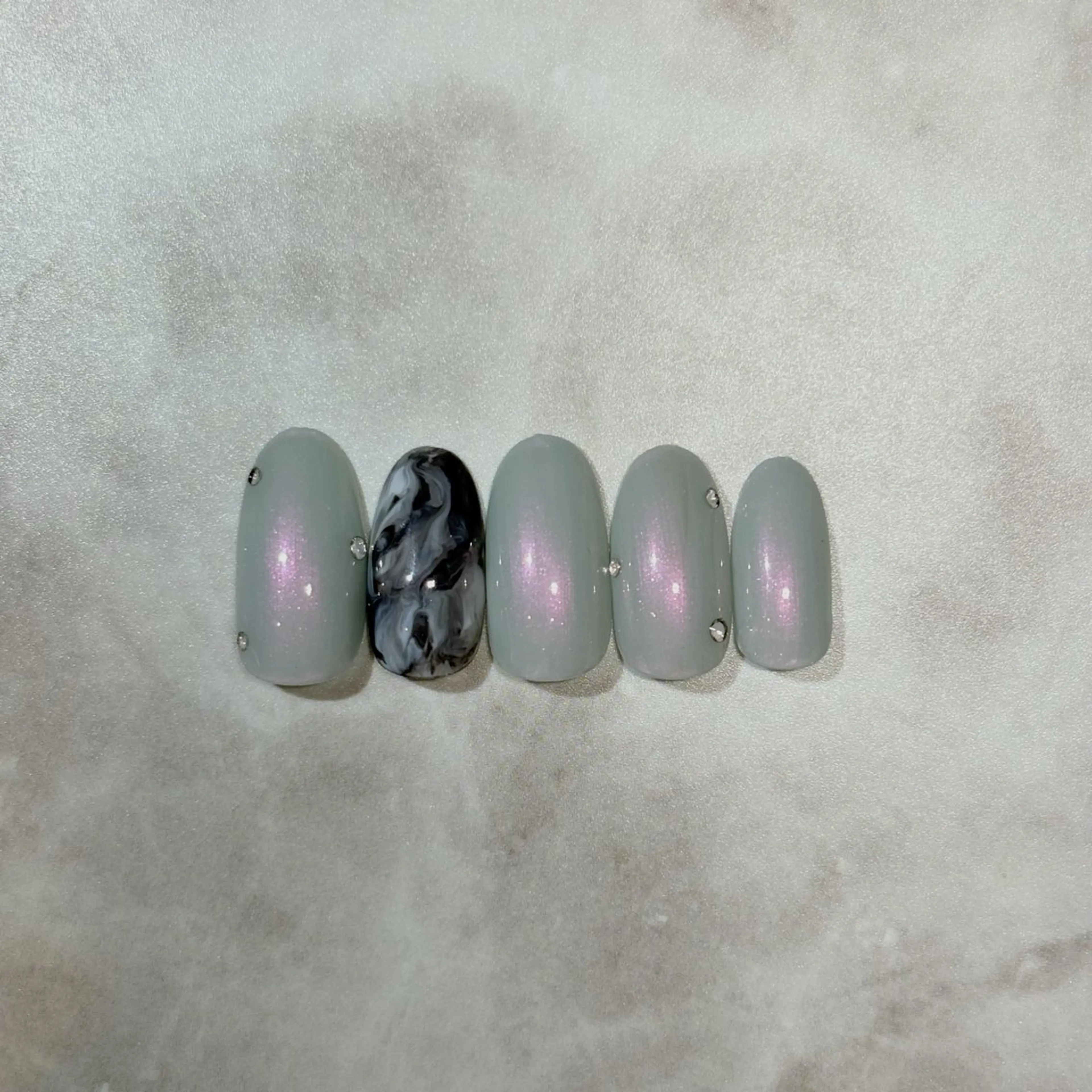 ネイル ハンドネイル 🩶 hanaのネイルデザイン