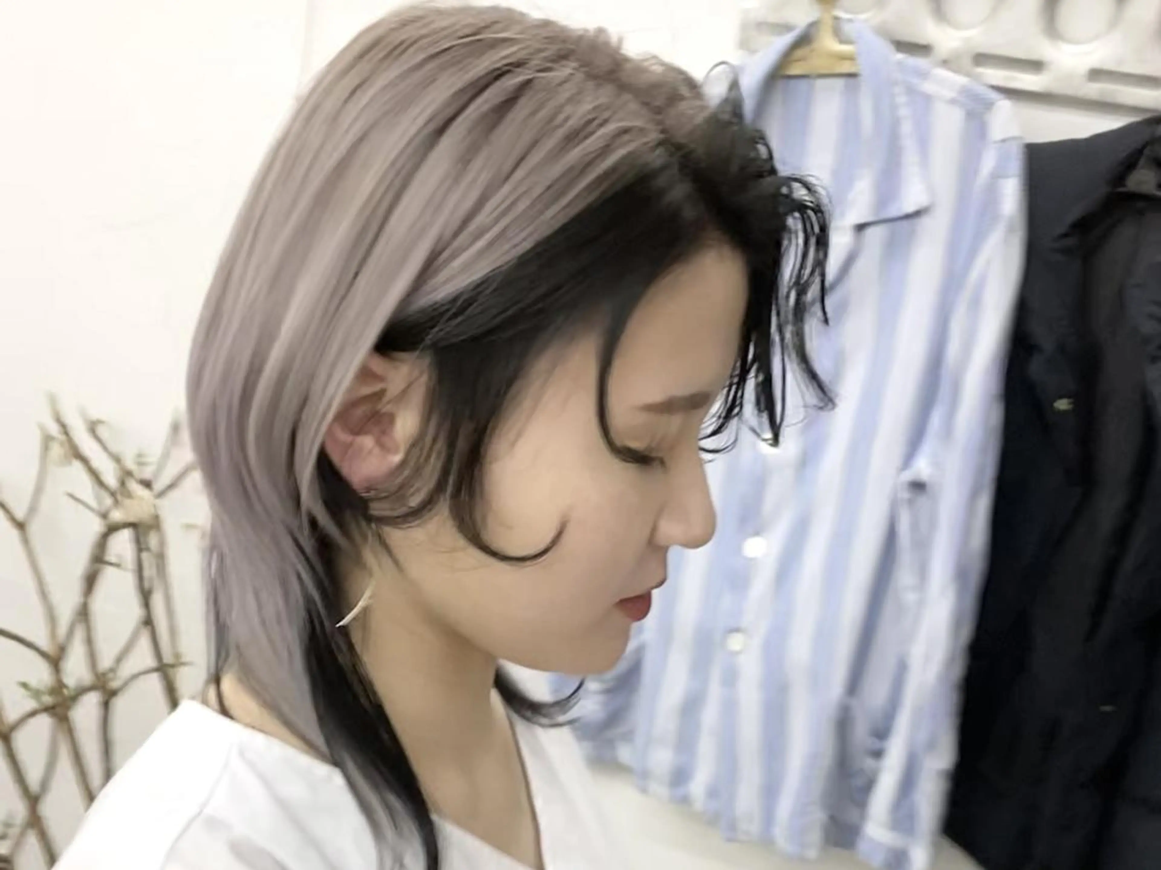 ミディアム 切りっぱなしボブ ボブ ウルフカット qiieダブルカラー イルミナカラーのヘアスタイル