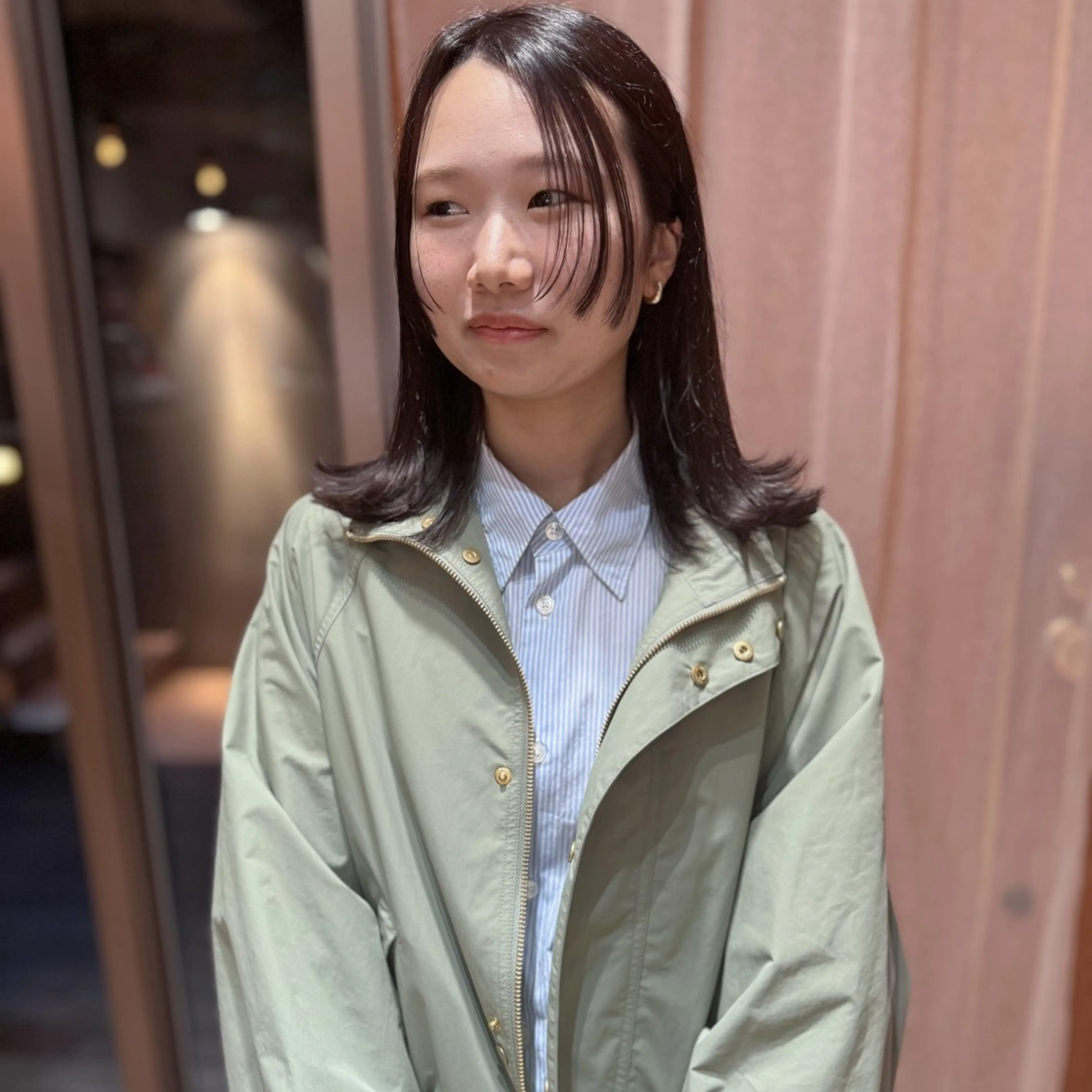 ミディアム カラー カット ヘアカラー 大橋 芽衣のヘアスタイル