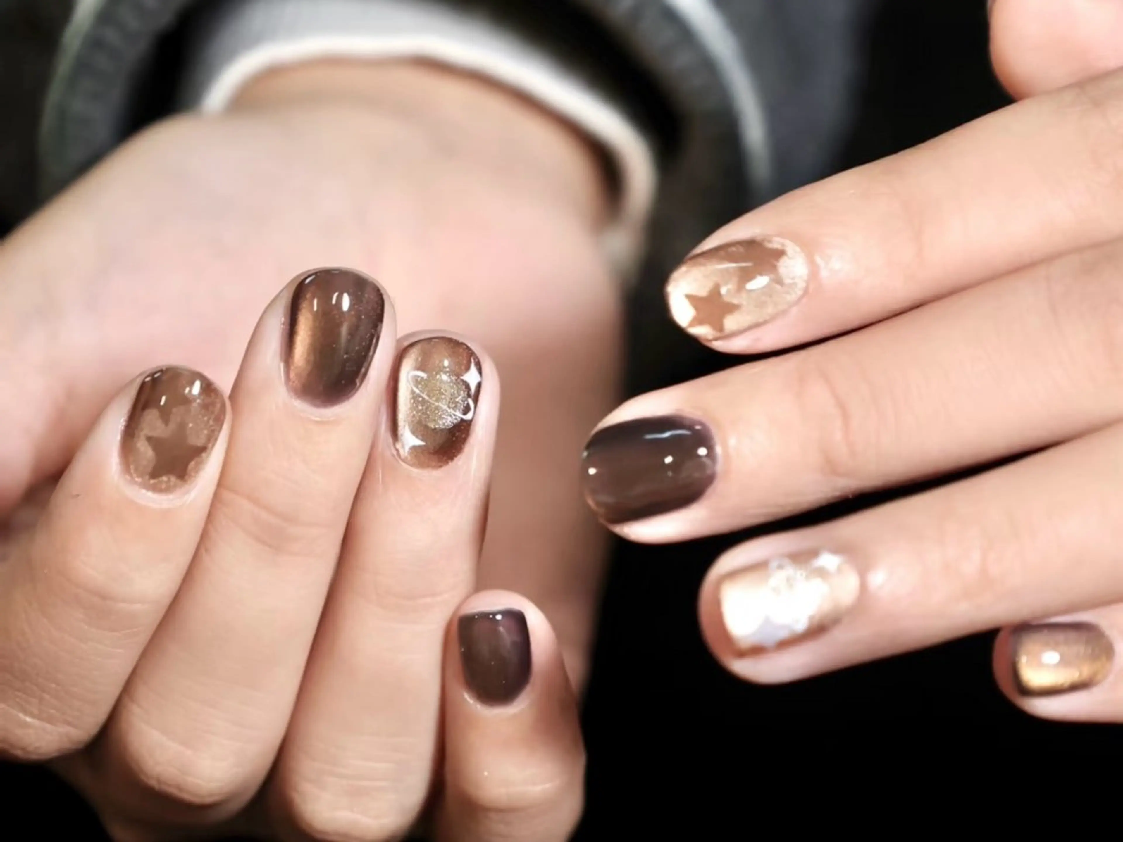 ネイル アートネイル オーロラネイル クリアネイル 長さ出し フレンチネイル ホアン シュリンのネイルデザイン