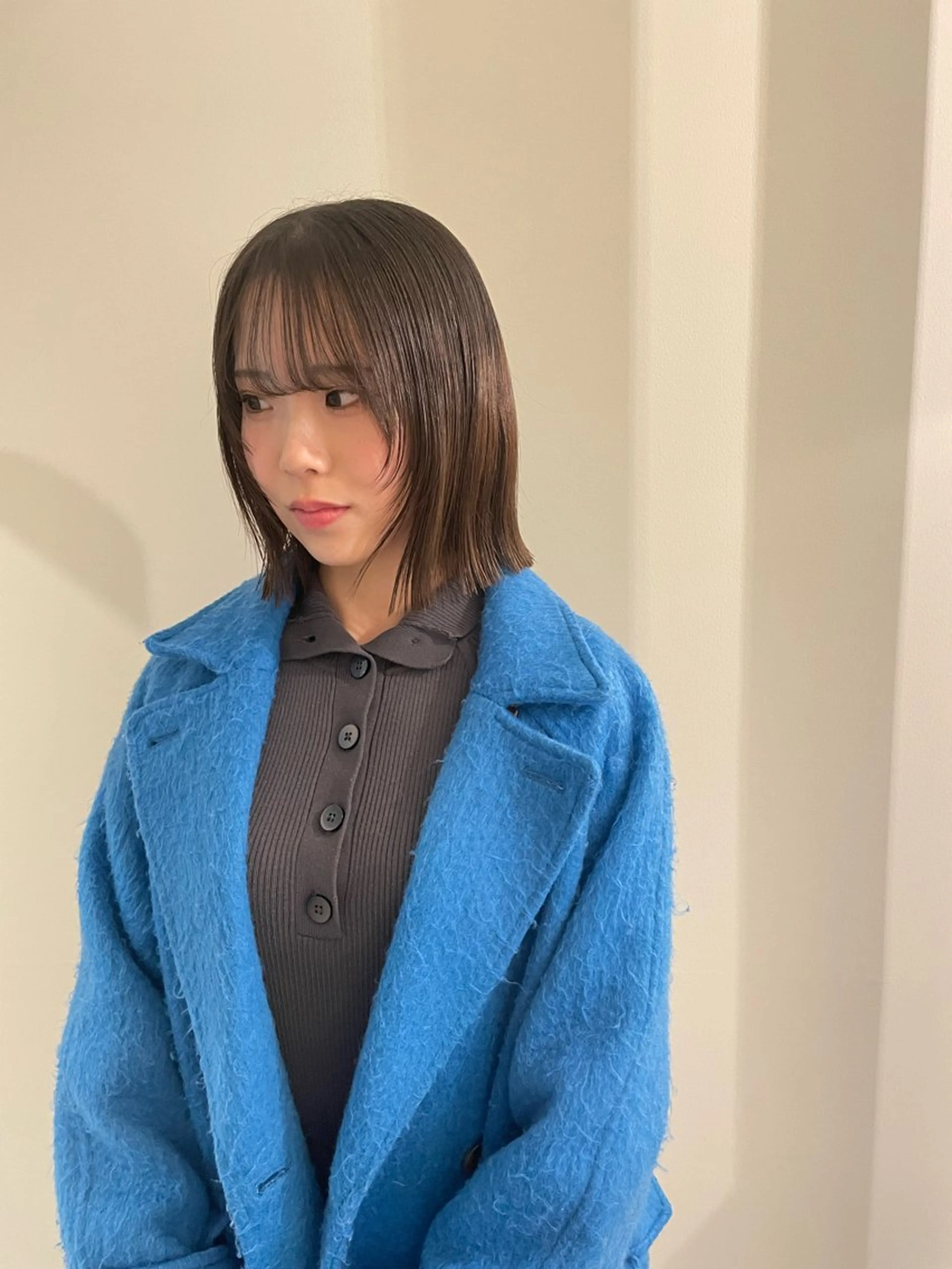 ミディアム カラー 渋谷 留菜のヘアスタイル