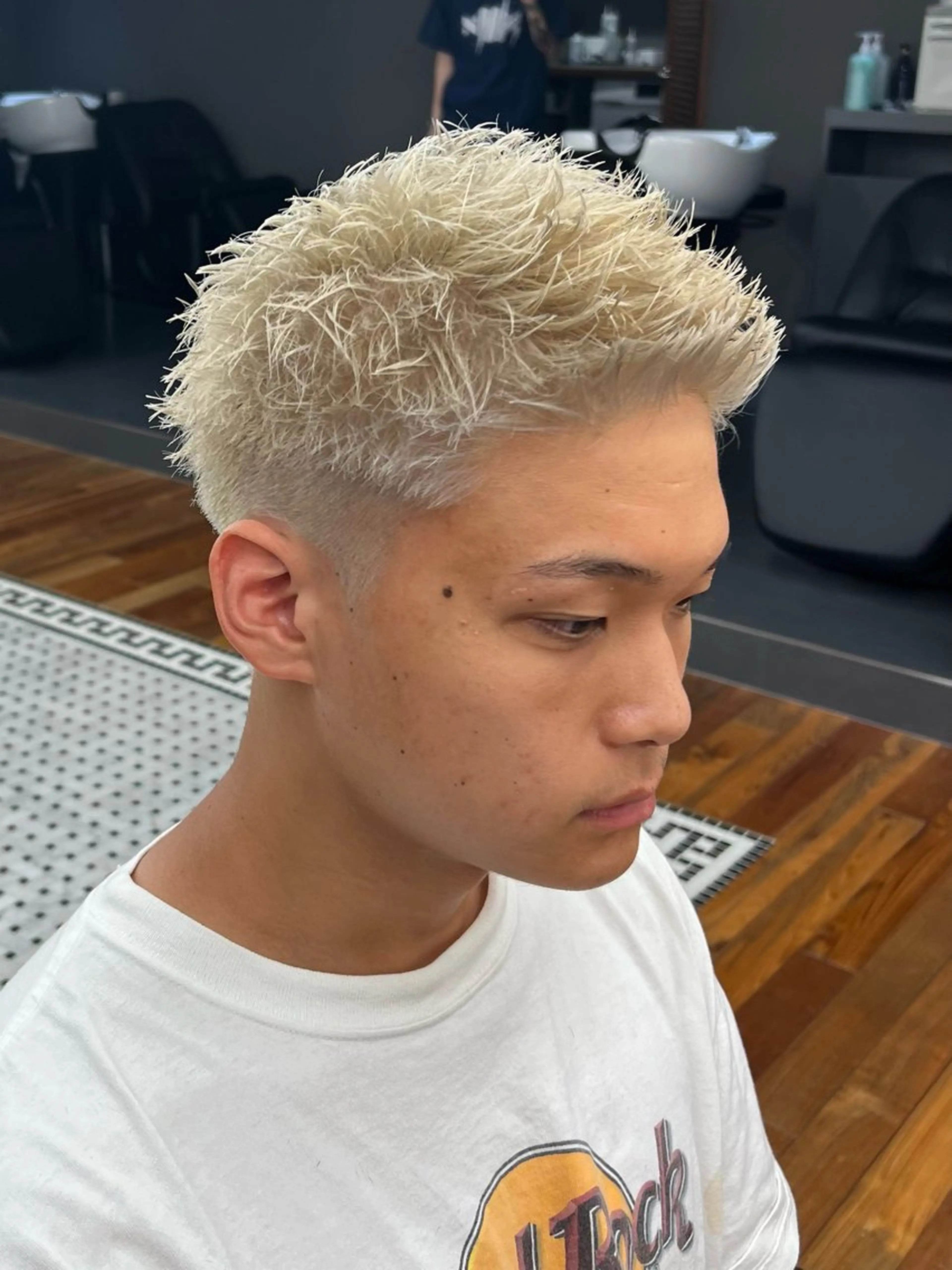 ショート カラー メンズ カット ヘアカラー メンズカット✂️ スキンフェード伊藤陸のヘアスタイル