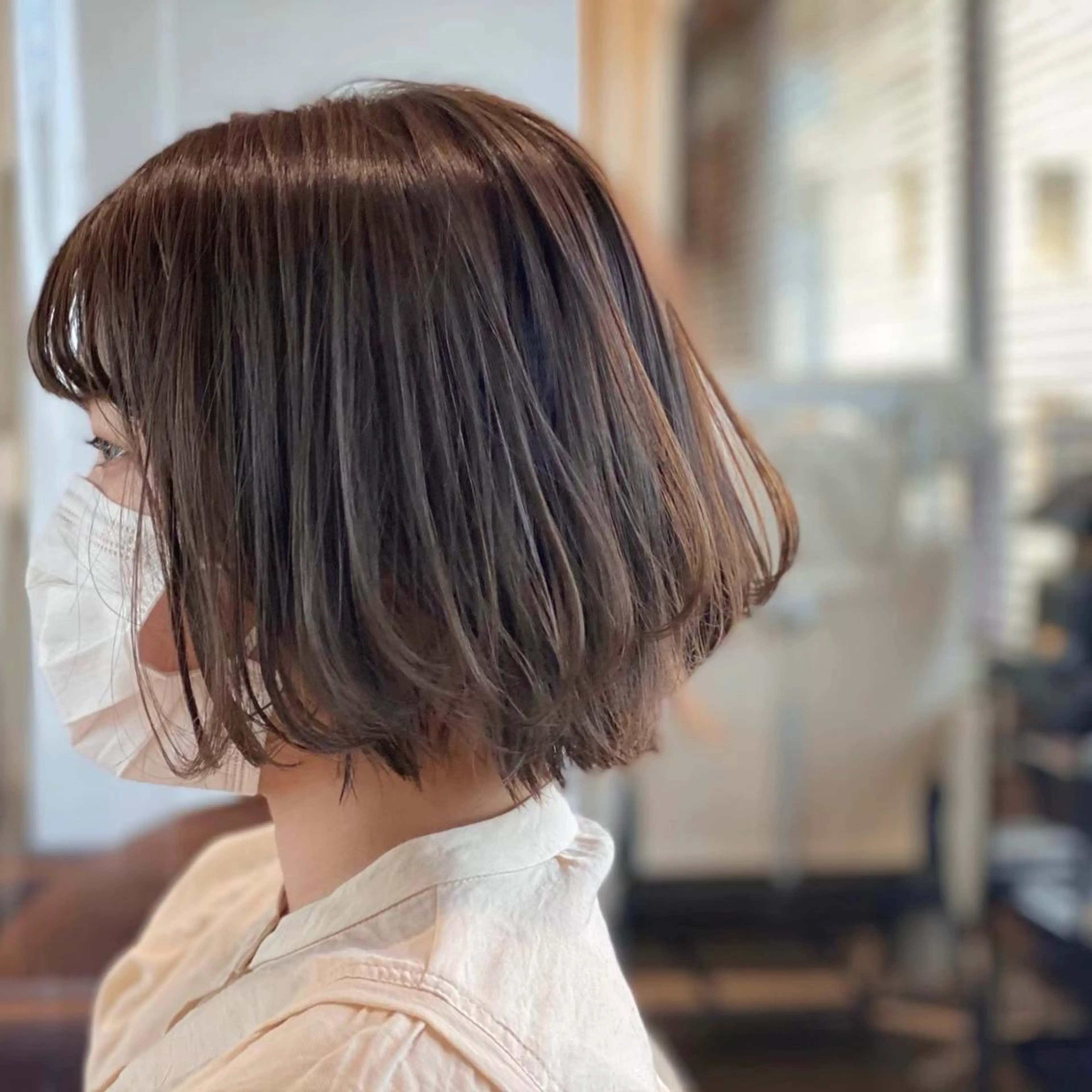 ミディアム 桑田 新菜のヘアスタイル