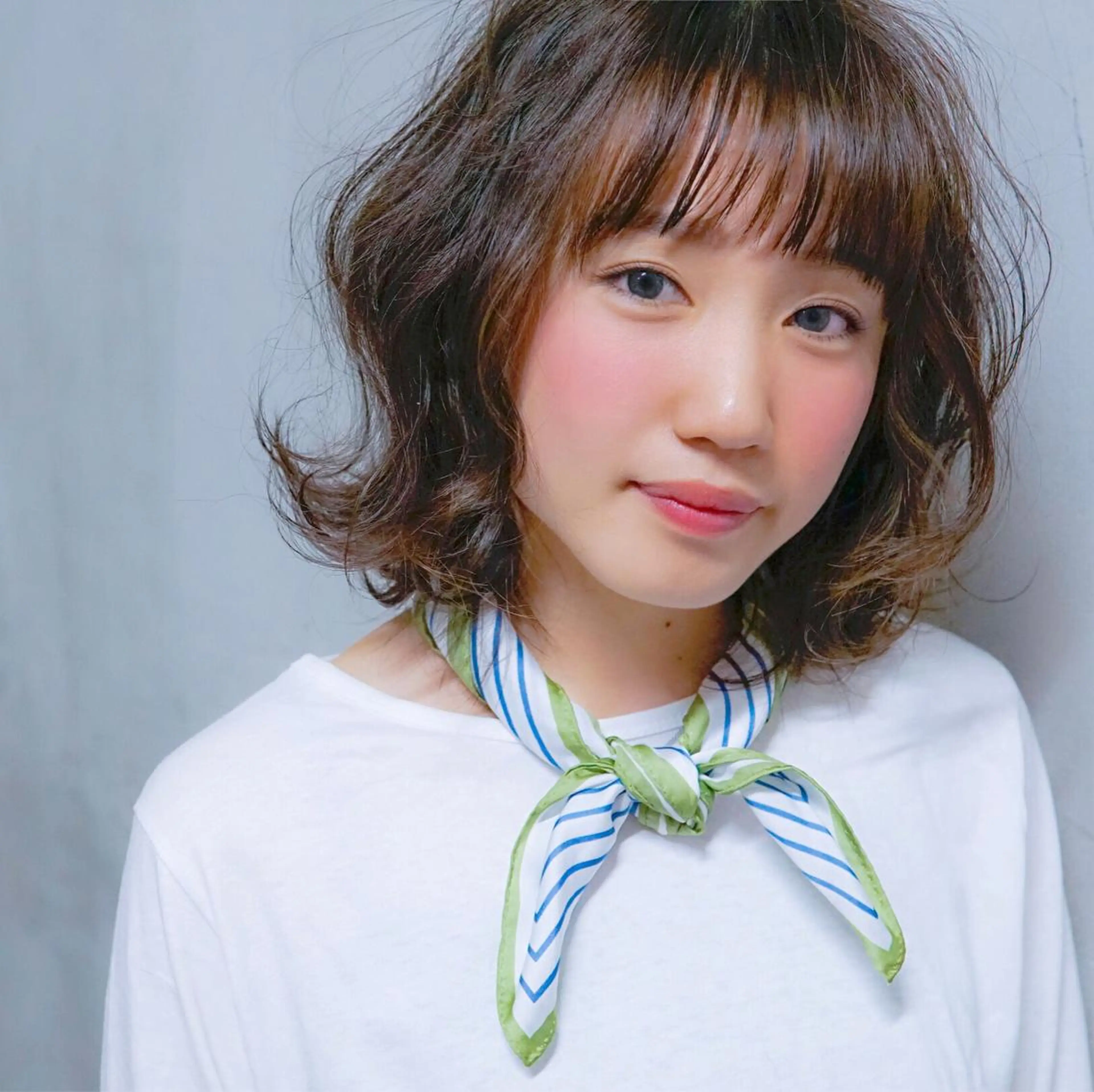 ミディアム カラー パーマ ミディアムパーマ ブラウンカラー モカブラウン 外ハネヘア 髪質改善、エクステ 山口卓哉のヘアスタイル