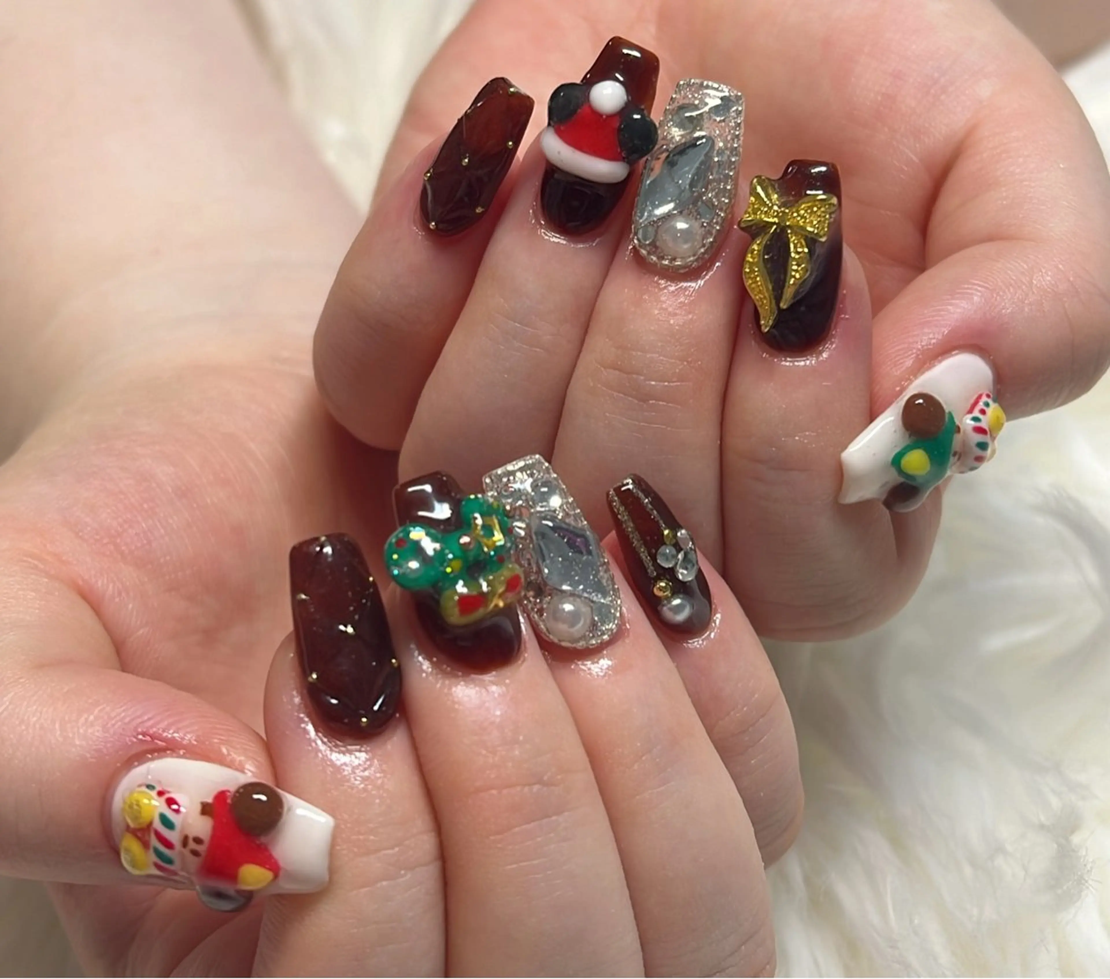 ネイル 冬ネイル クリスマス ハンドネイル ＆ME アンドミーのネイルデザイン