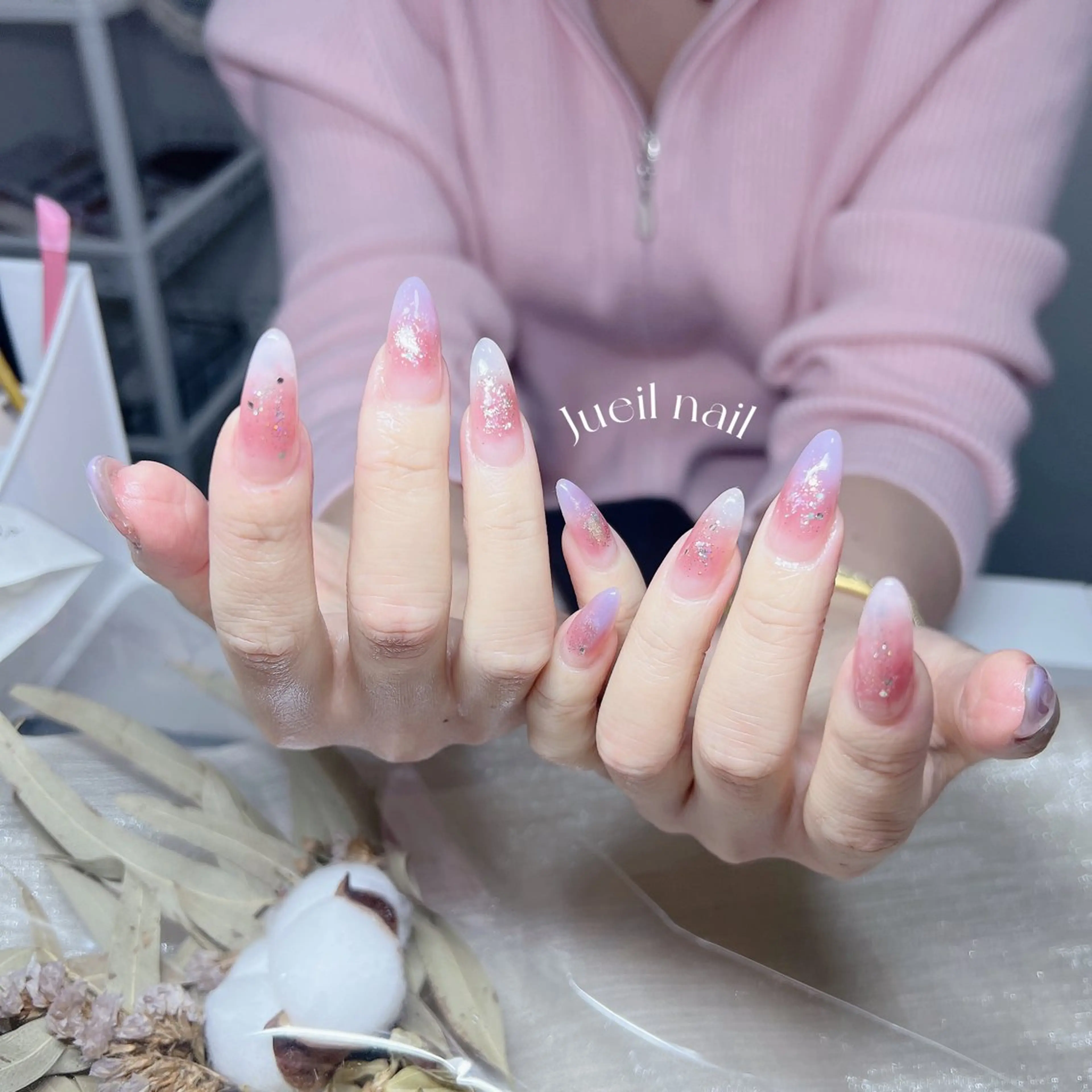 ネイル ハンドネイル KURE ISAKIのネイルデザイン