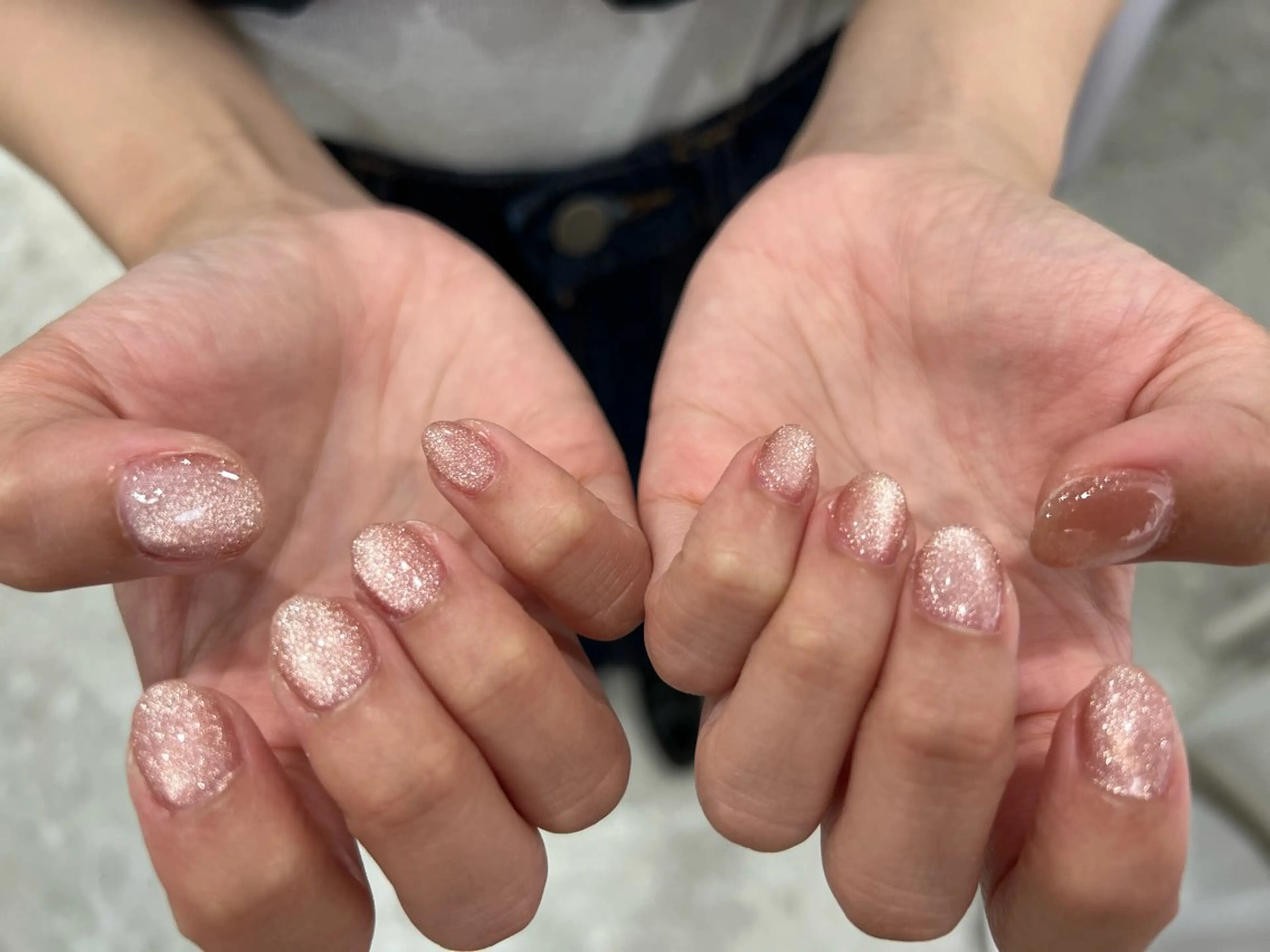 ネイル マグネットネイル マグネットワンカラー オフィスネイル ワンカラーネイル ピンク J.O.NAILS所属・📍銀座 💅🏼yuriのネイルデザイン