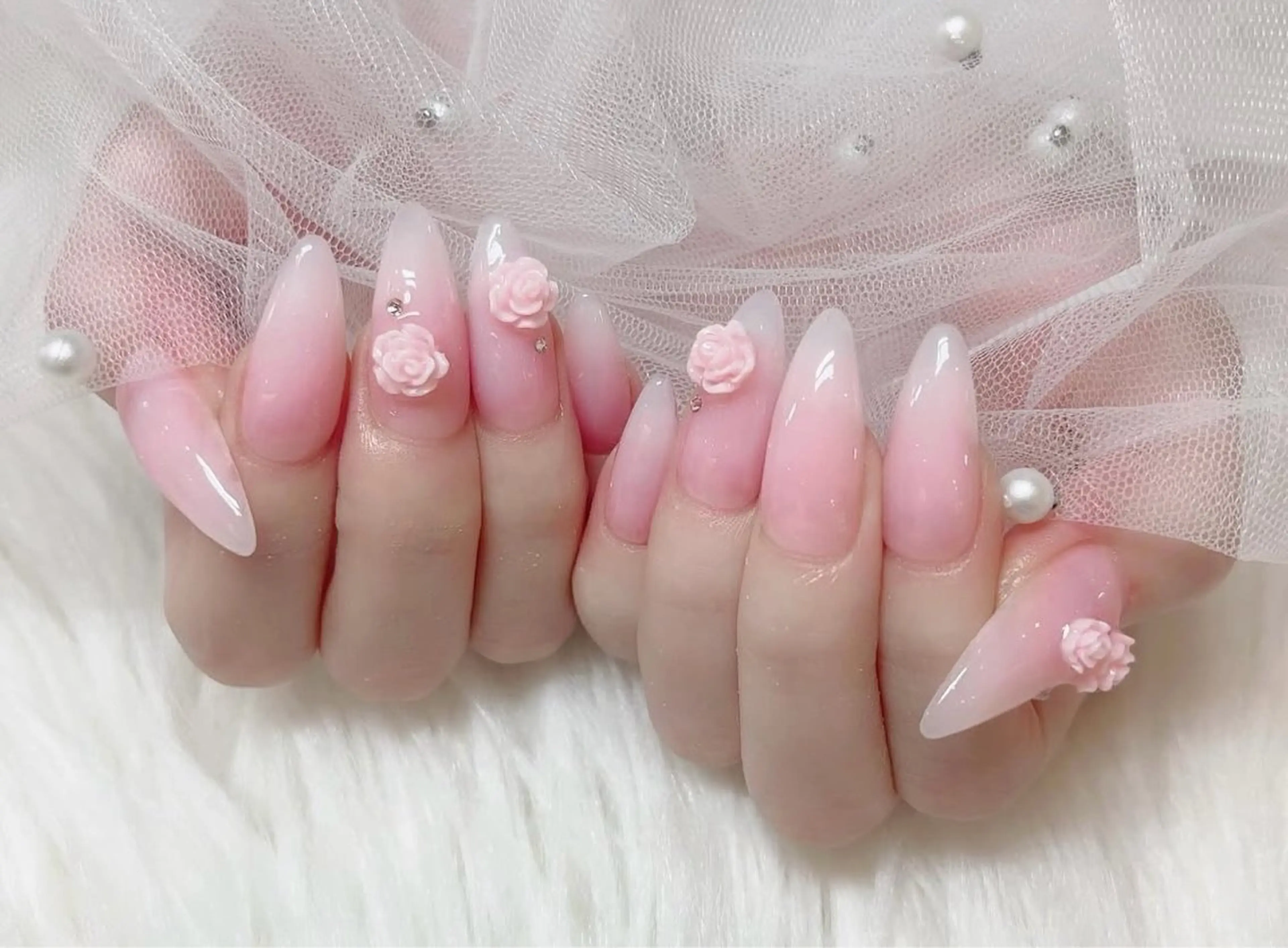 ネイル グラデーション キラキラネイル ワンカラーネイル 冬ネイル Jenn Nail Salonのネイルデザイン