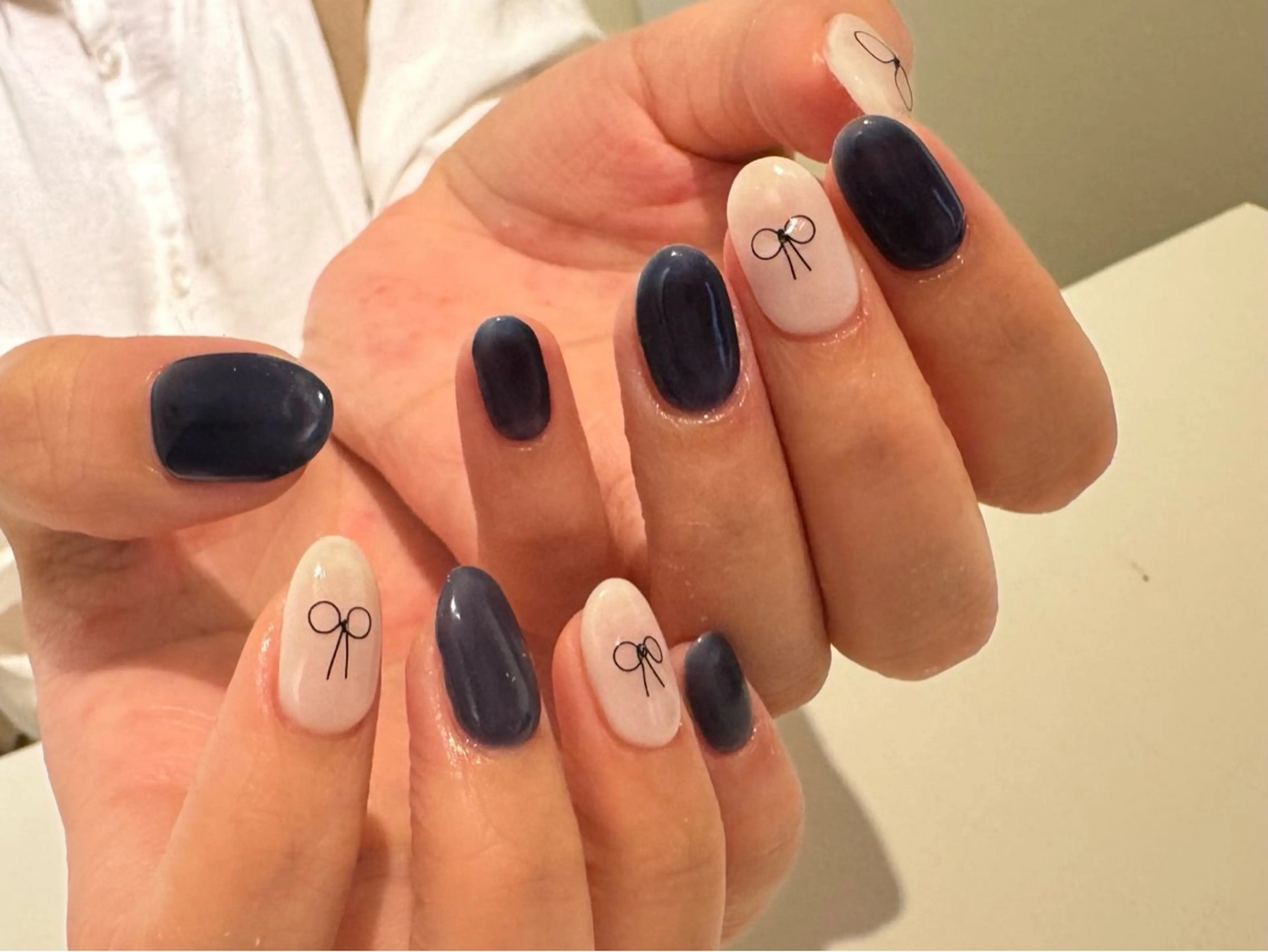 ネイル ニュアンスネイル ワンカラーネイル リボン シンプルネイル MARU NAIL nanokaのネイルデザイン