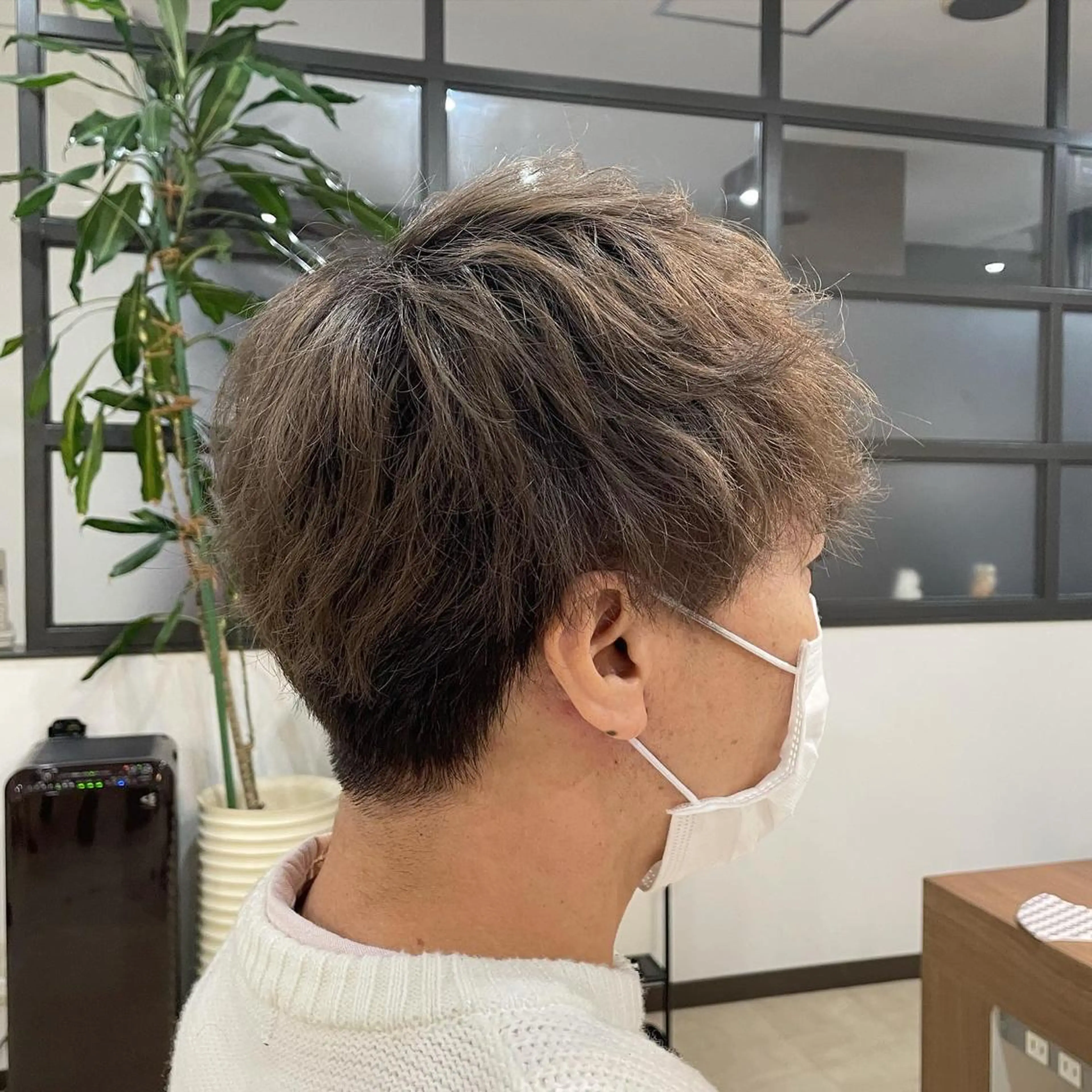 カラー メンズ メンズブリーチ ブリーチ ダブルカラー シルバー SOL .✂︎ 松永李帆のヘアスタイル