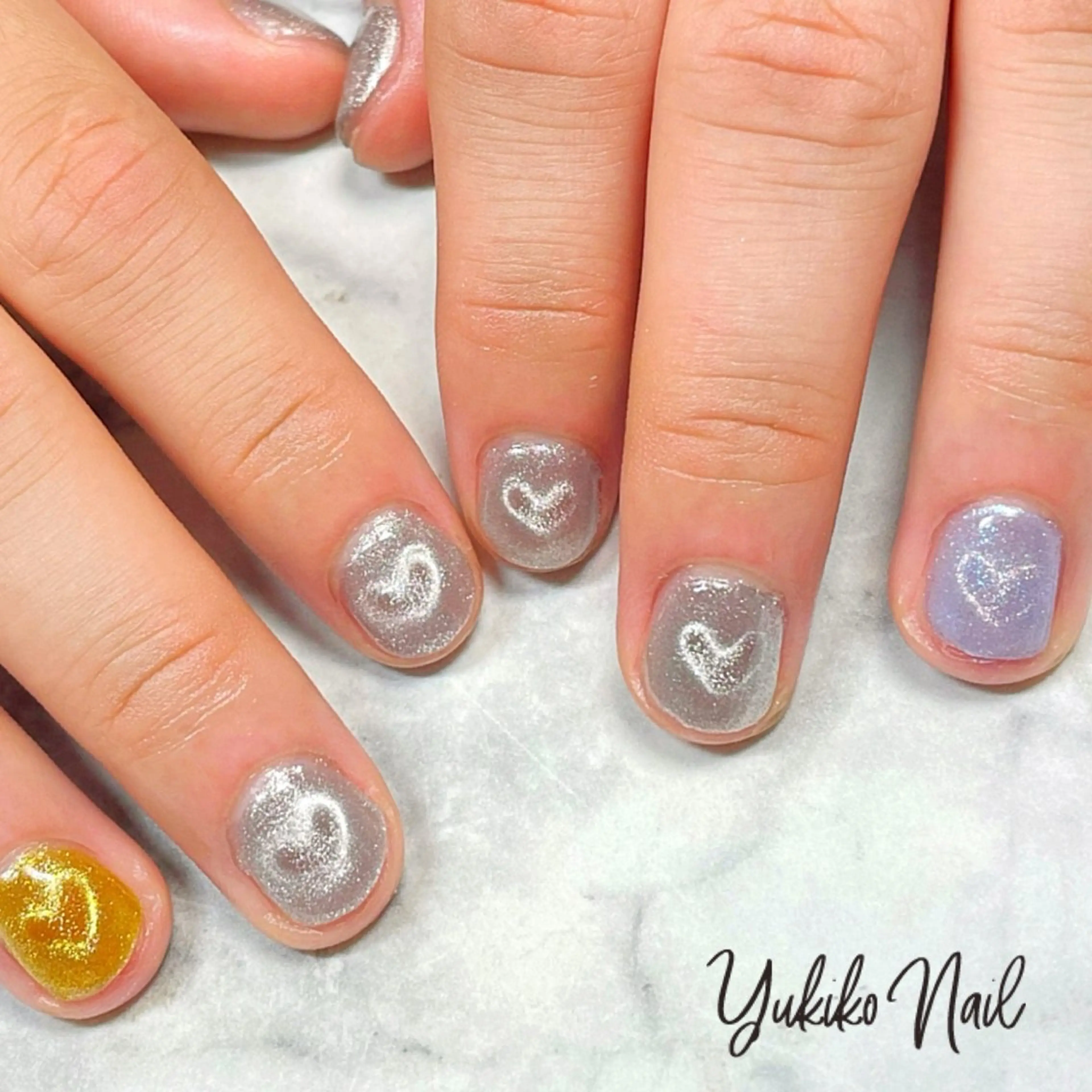 ネイル ハート マグネットネイル シルバー 黄色 ハンドネイル ユキコ ネイルのネイルデザイン