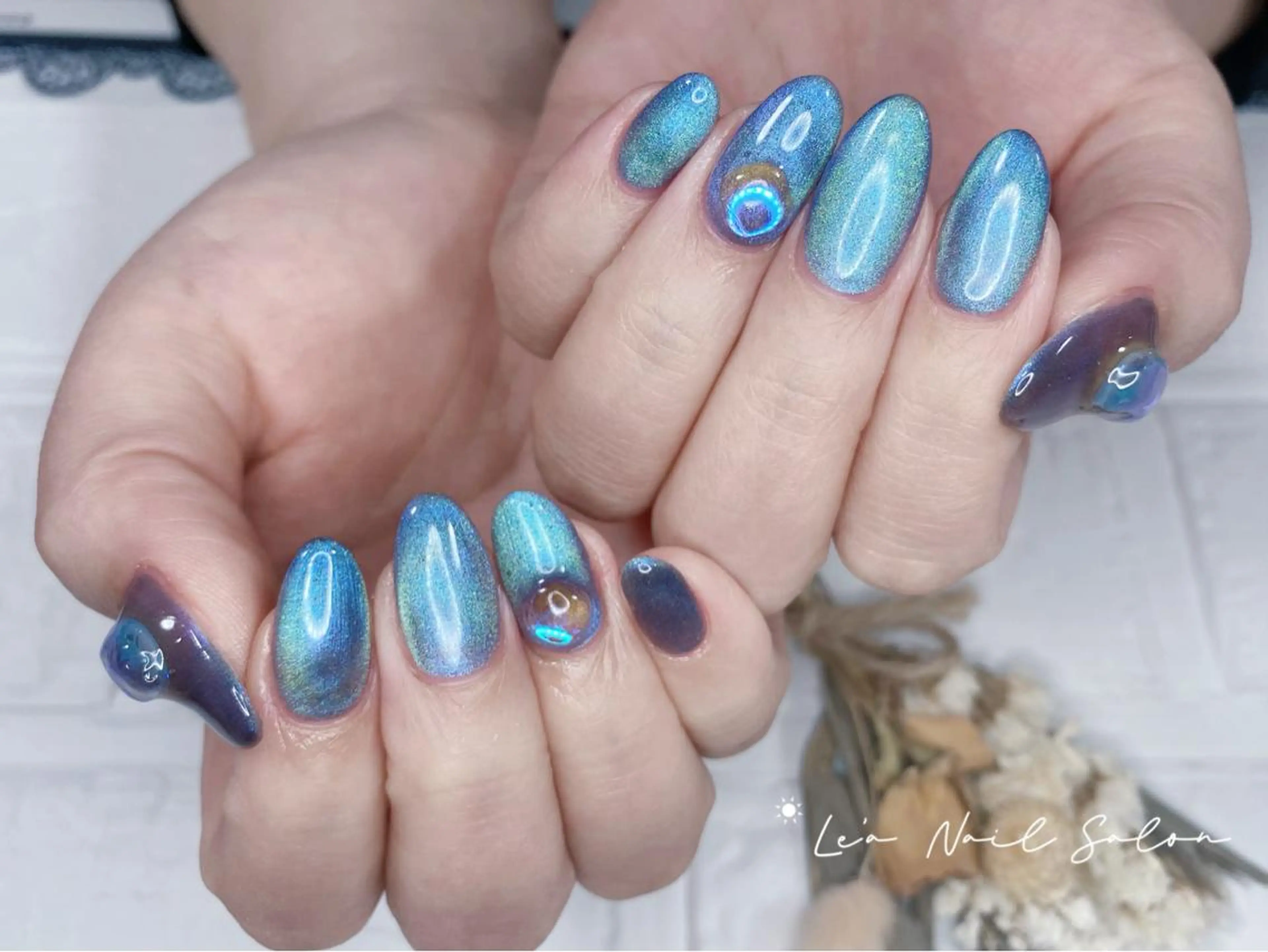 ミディアム カラー ネイル Lea NAILsalon所属・Le’a NailSalonのネイルデザイン
