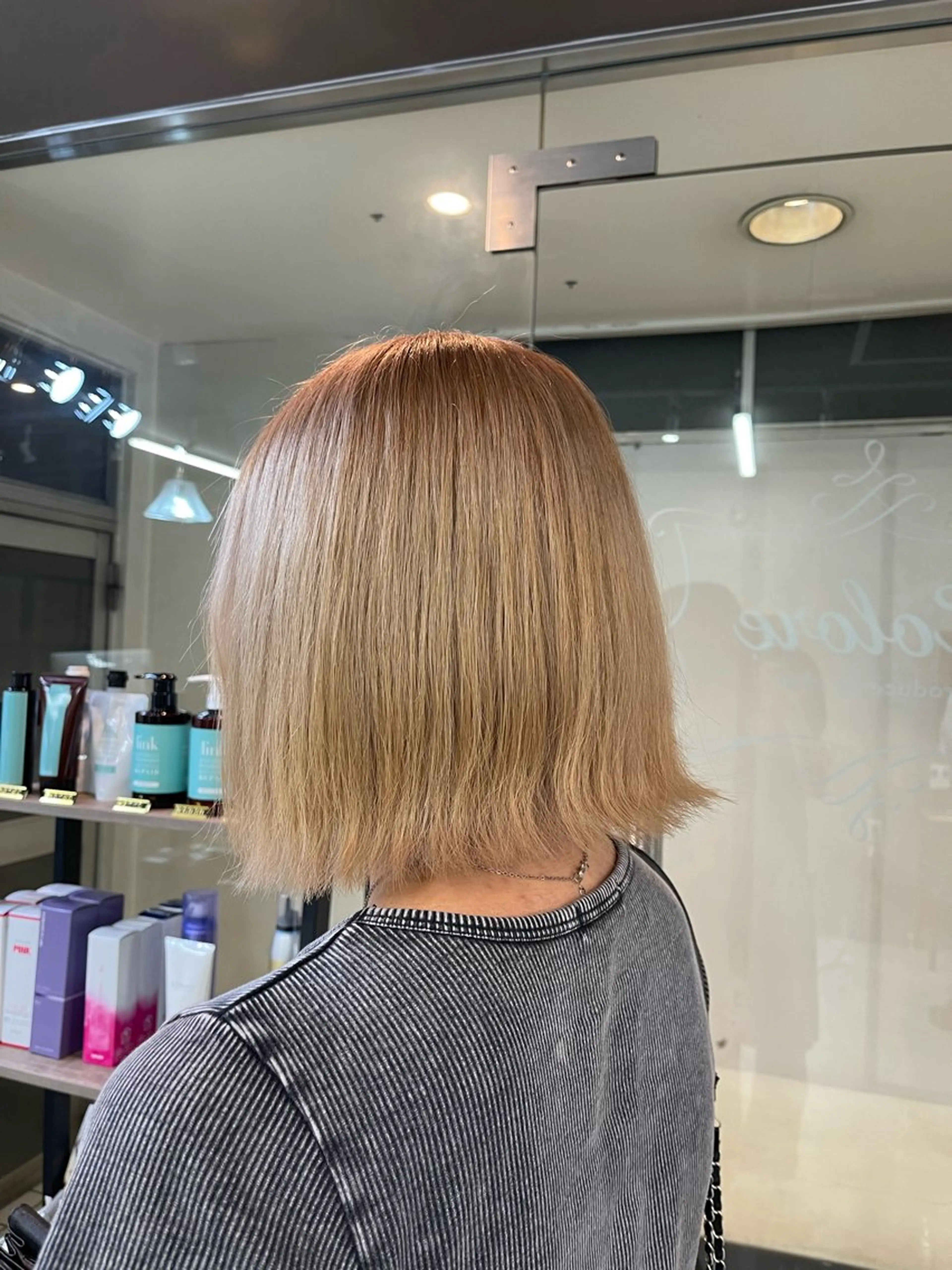 ショート Colore（コローレ）所属・顔タイプ/ダブルカラ ー/りりかのヘアスタイル