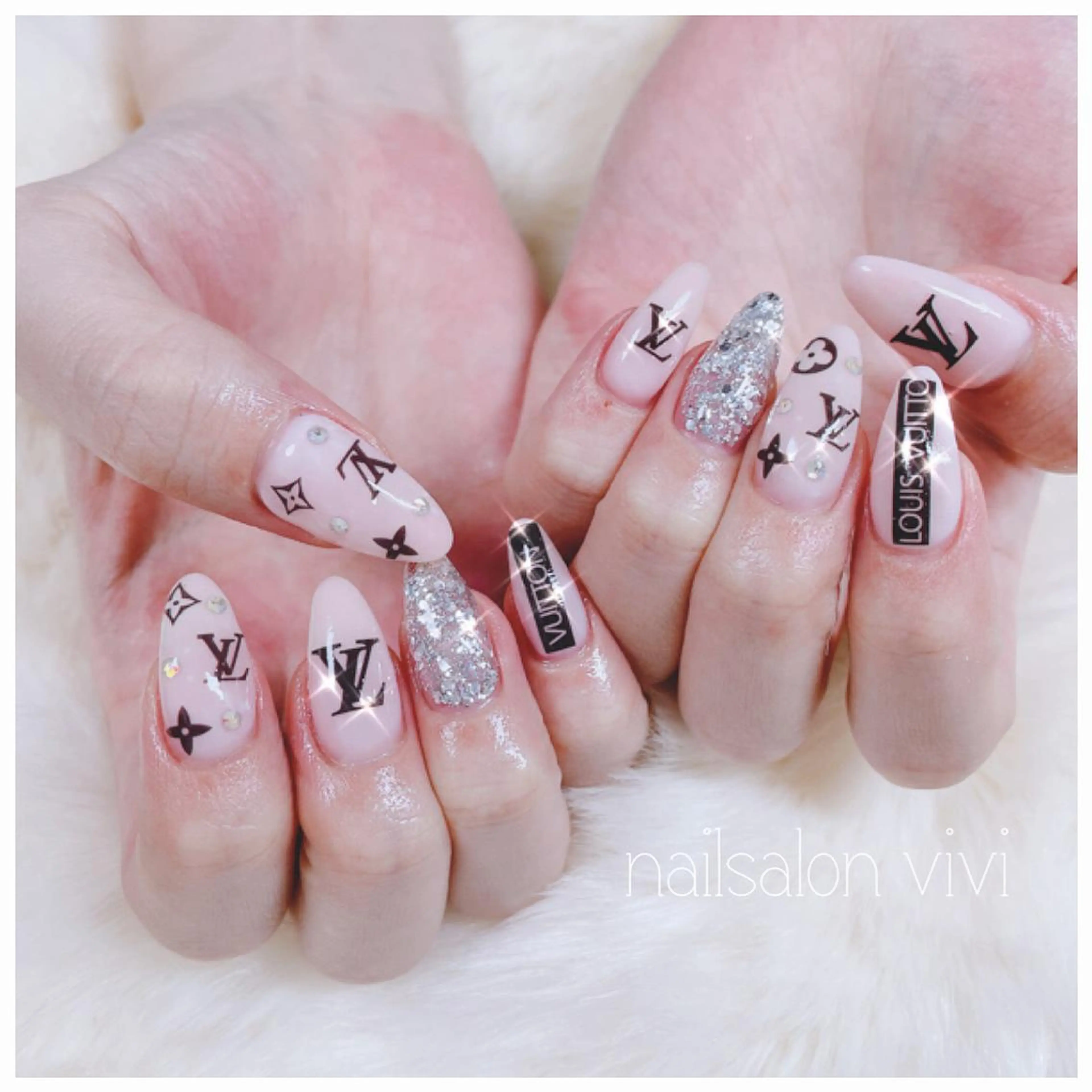 ネイル ＶＩＶＩ nailsalonのネイルデザイン