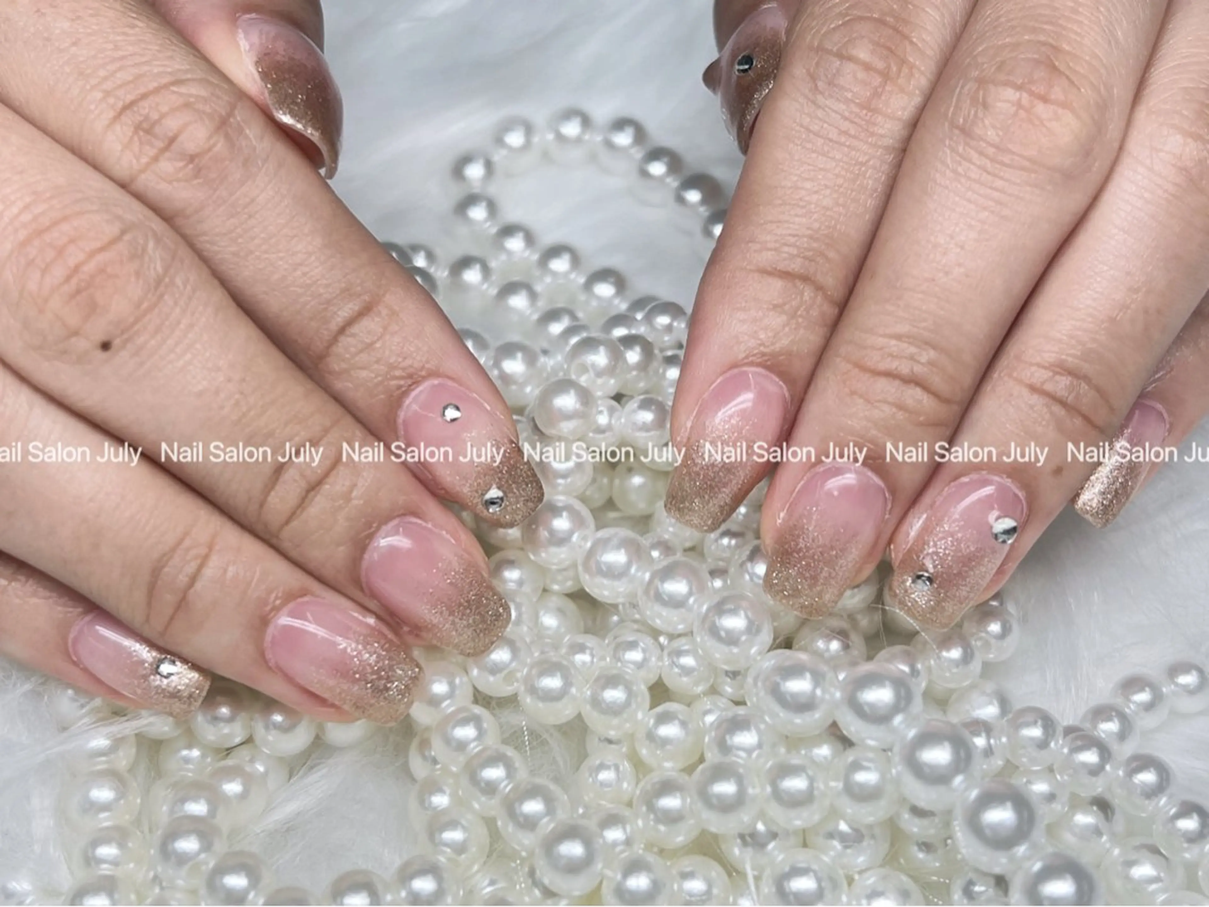 ネイル アートネイル オーロラネイル ジェルネイル ガーリー キラキラネイル July モモのネイルデザイン